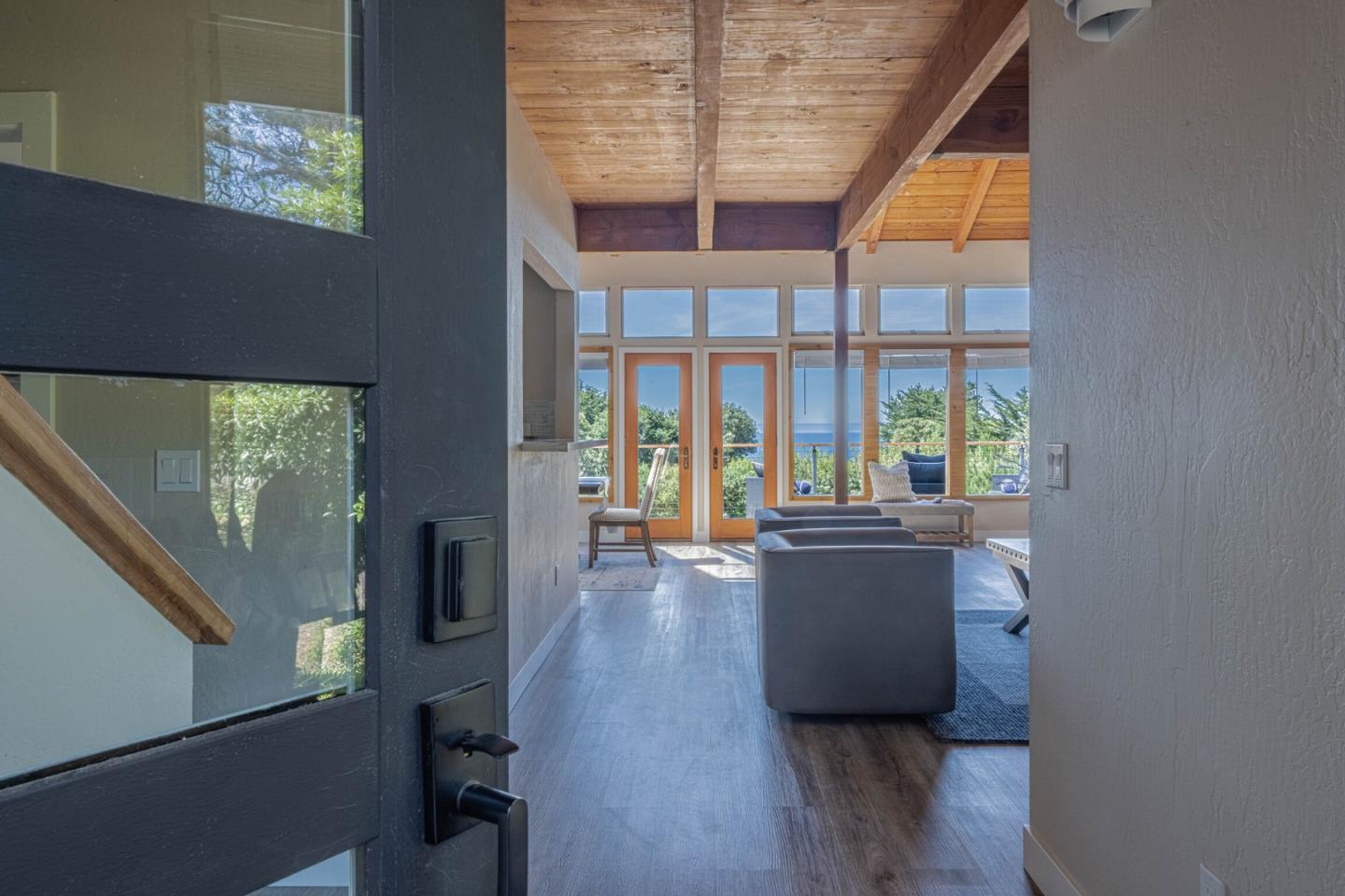 11 Yankee Point Drive