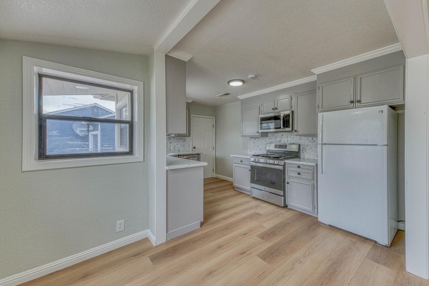 216 Toyon Avenue
