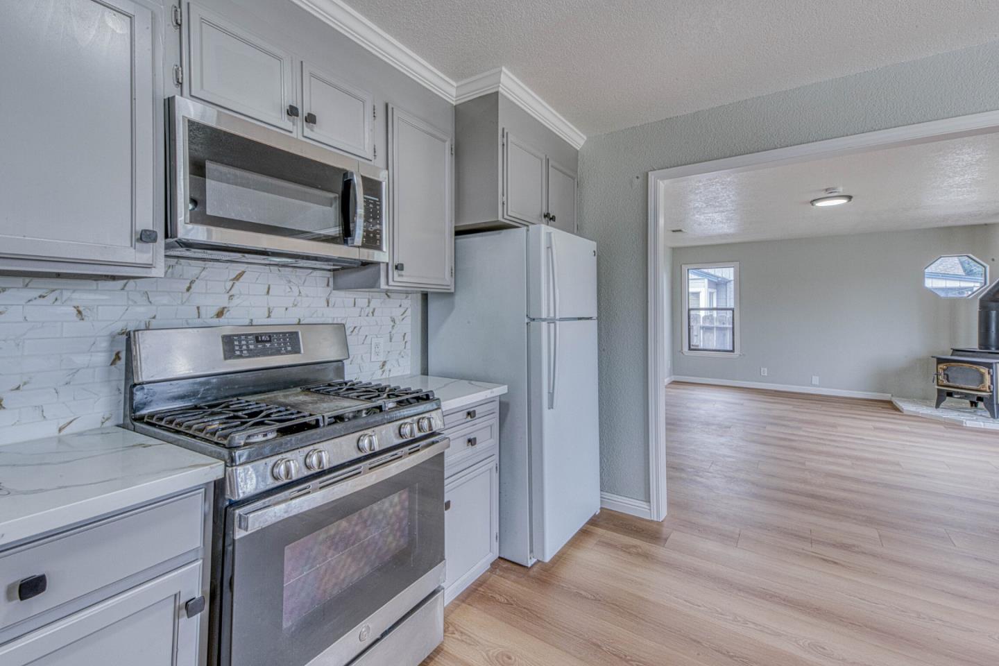 216 Toyon Avenue