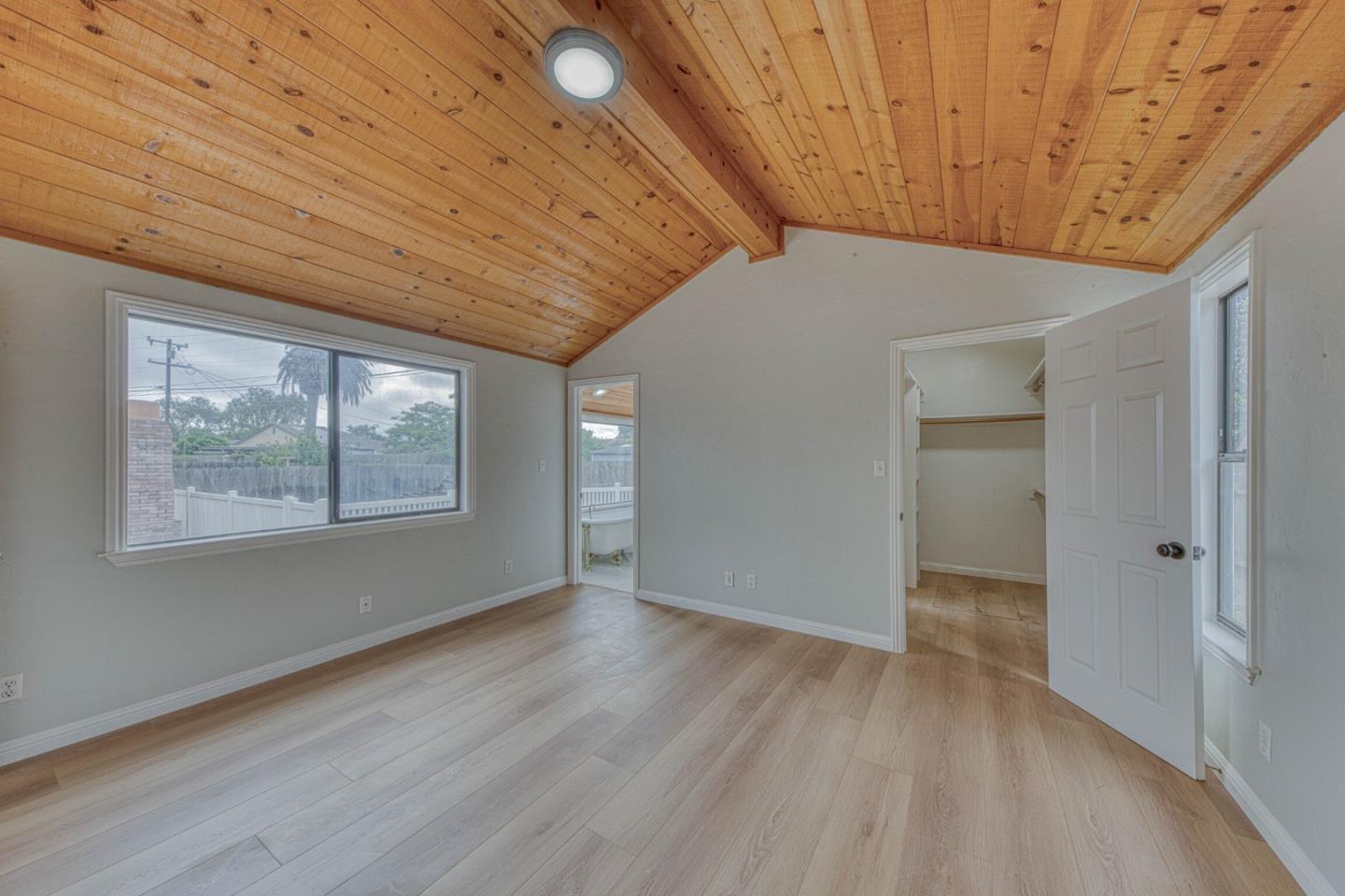 216 Toyon Avenue