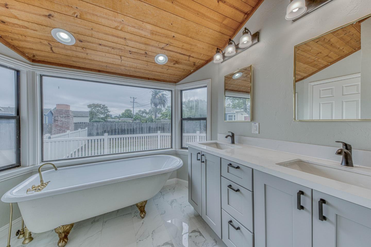 216 Toyon Avenue