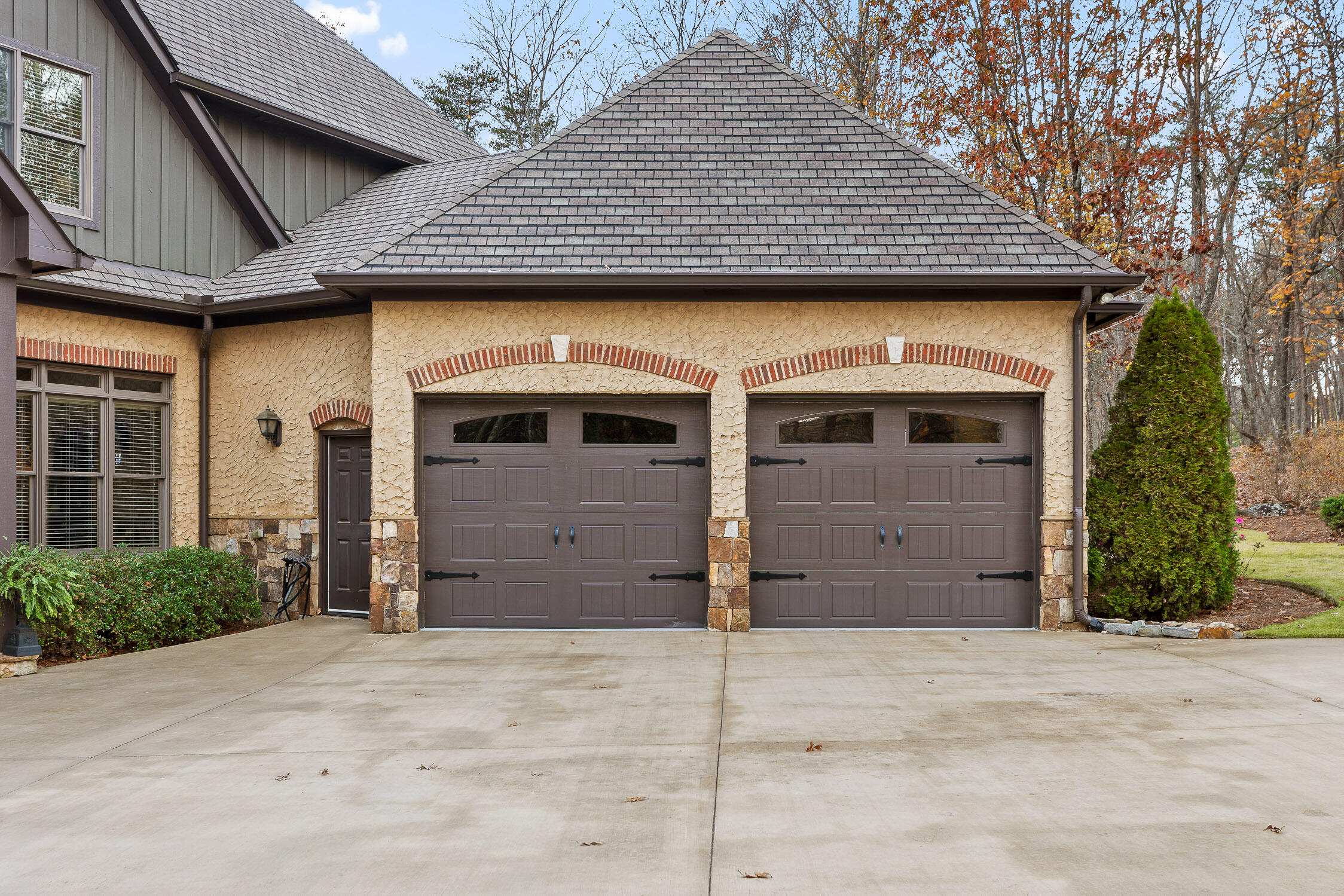 190 Canyon Ridge Road