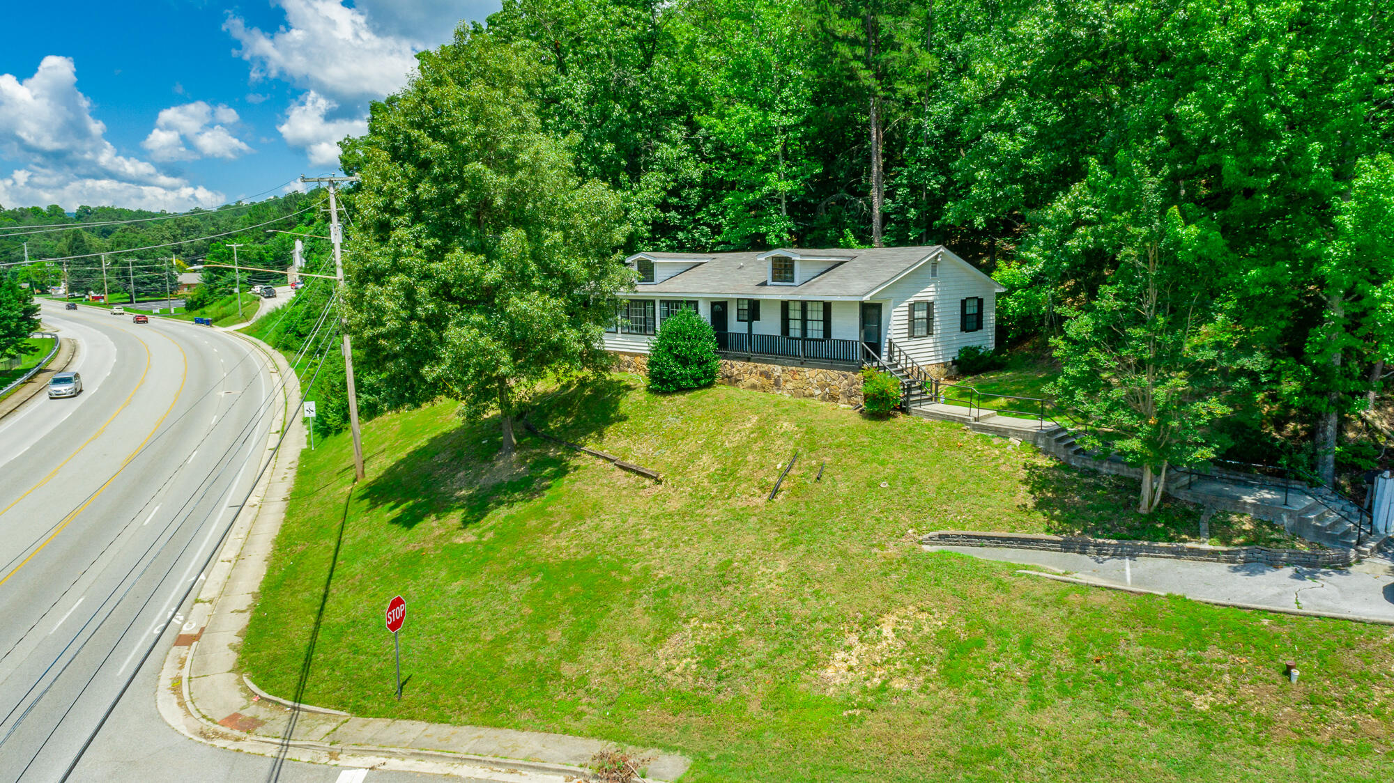 1360 Highland Road
