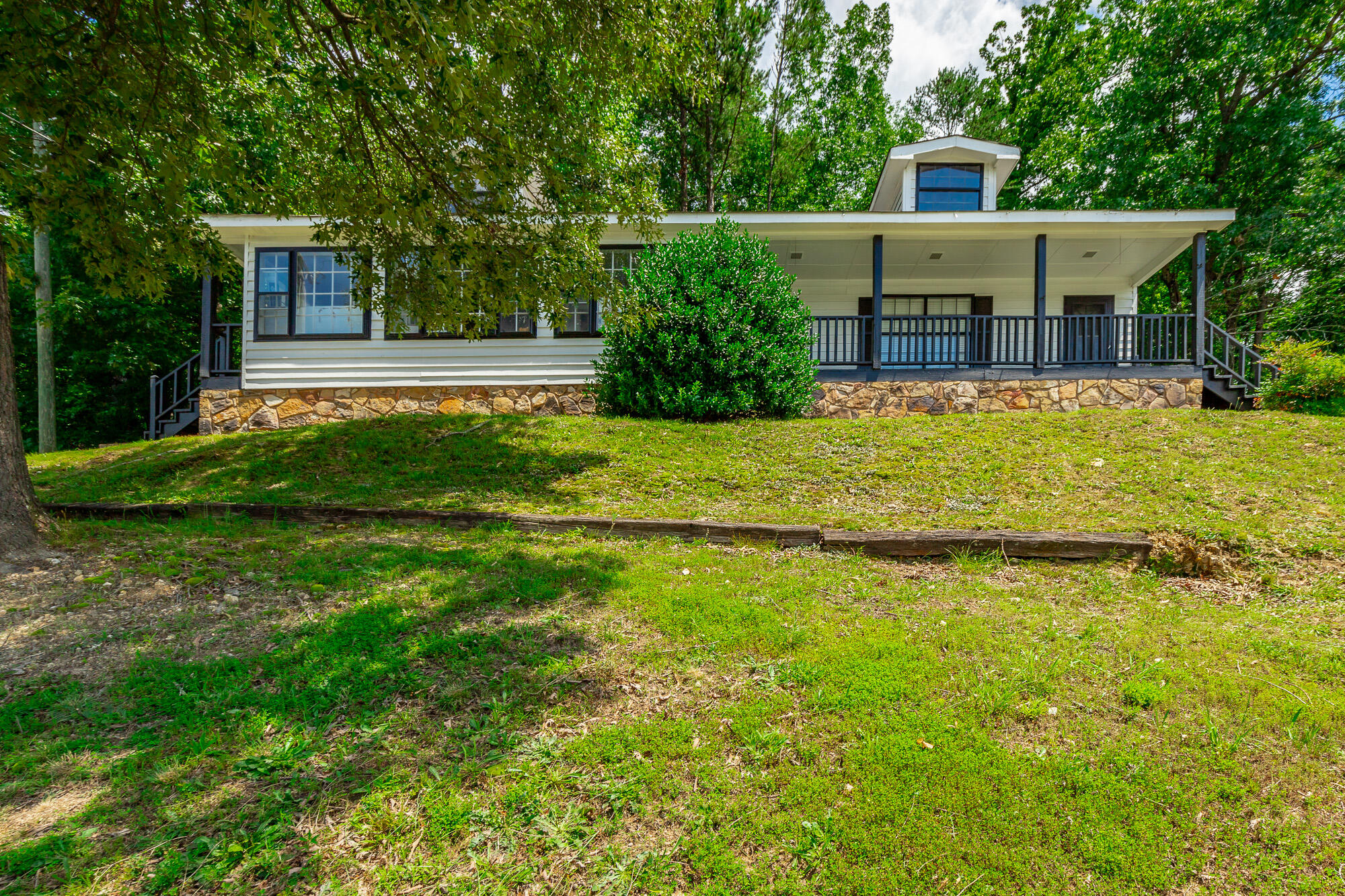 1360 Highland Road
