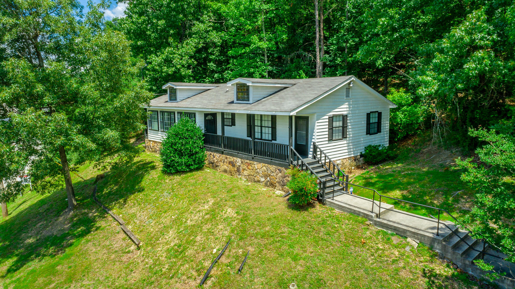 1360 Highland Road