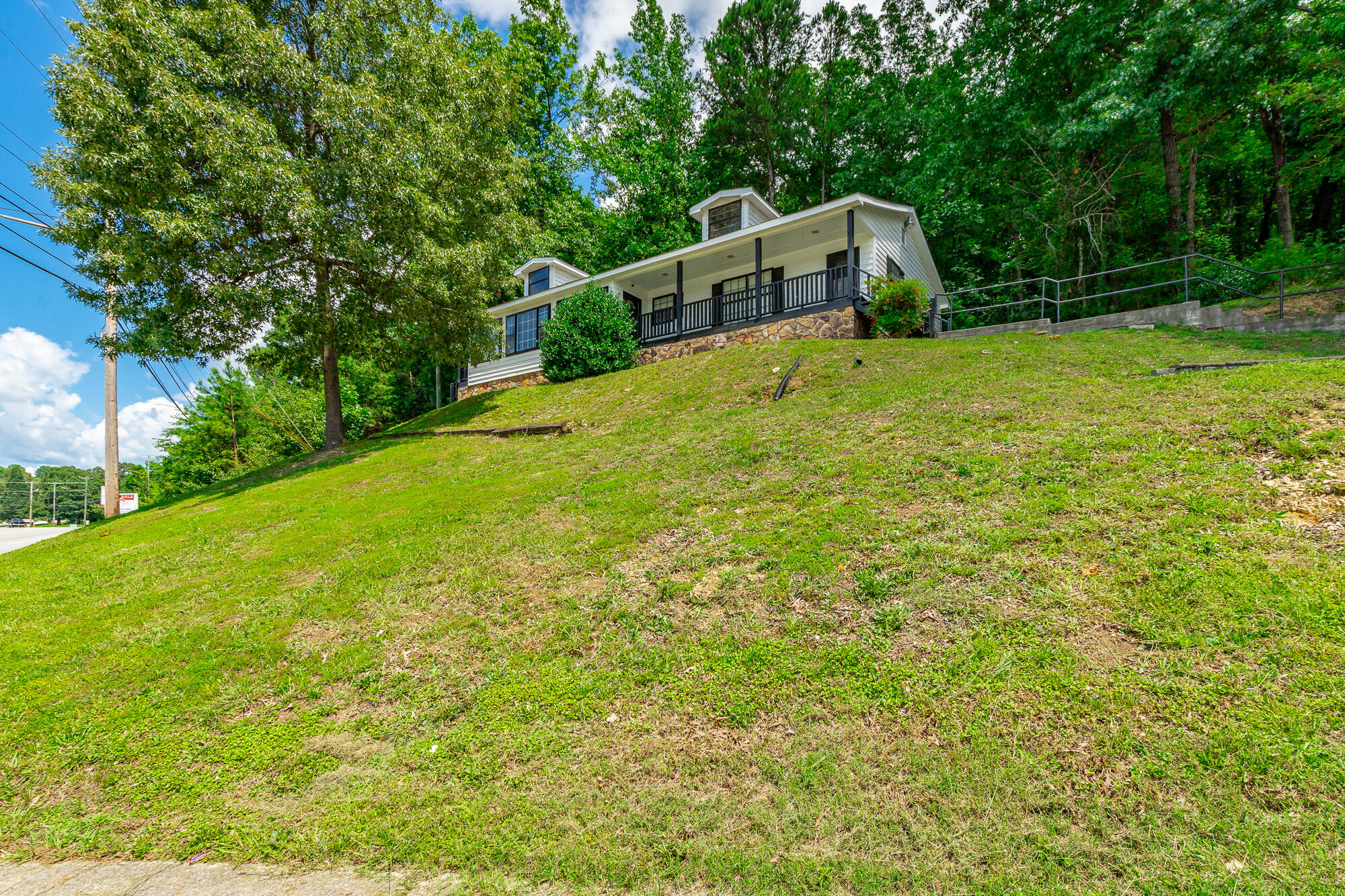 1360 Highland Road
