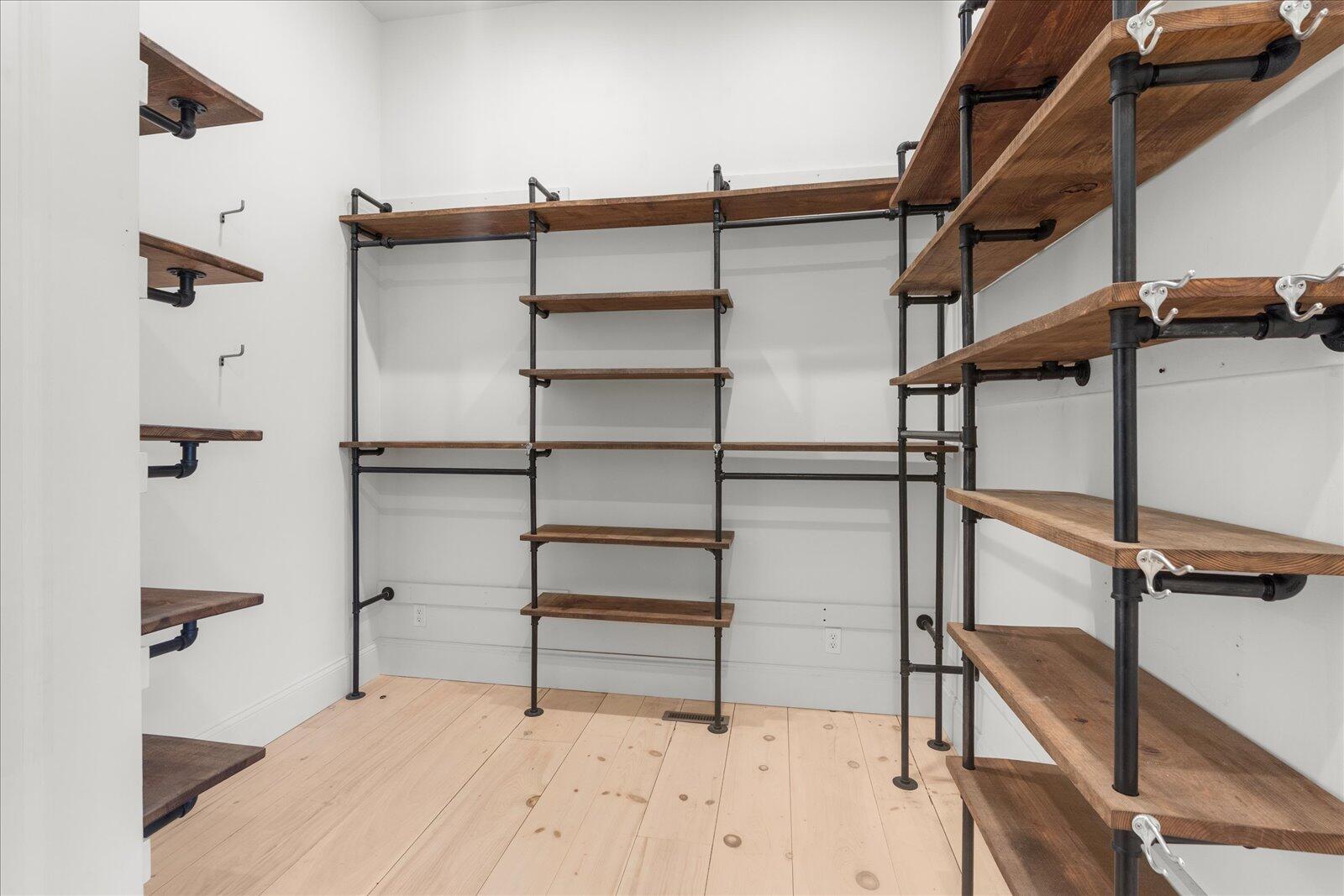 13318 Birchwood Pike