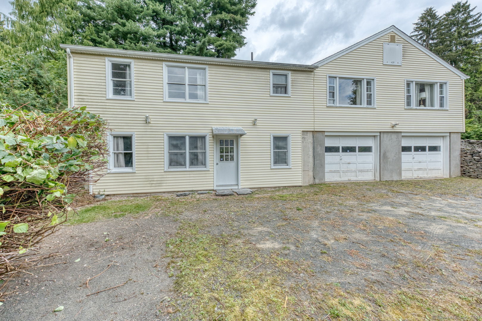 15 Grant Hill Road
