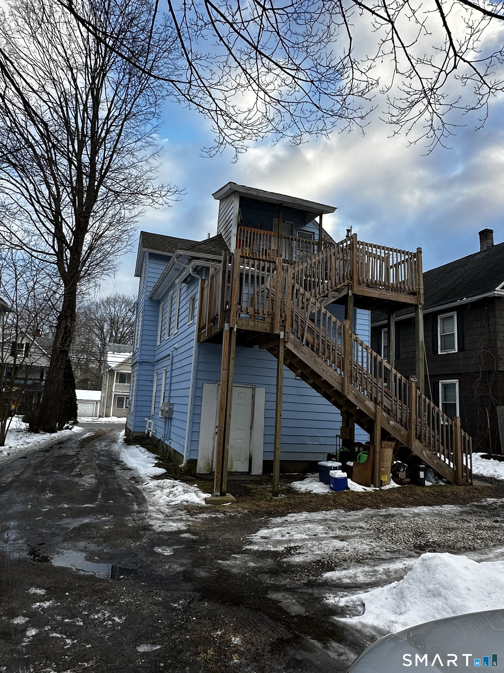 253 Riverside Avenue