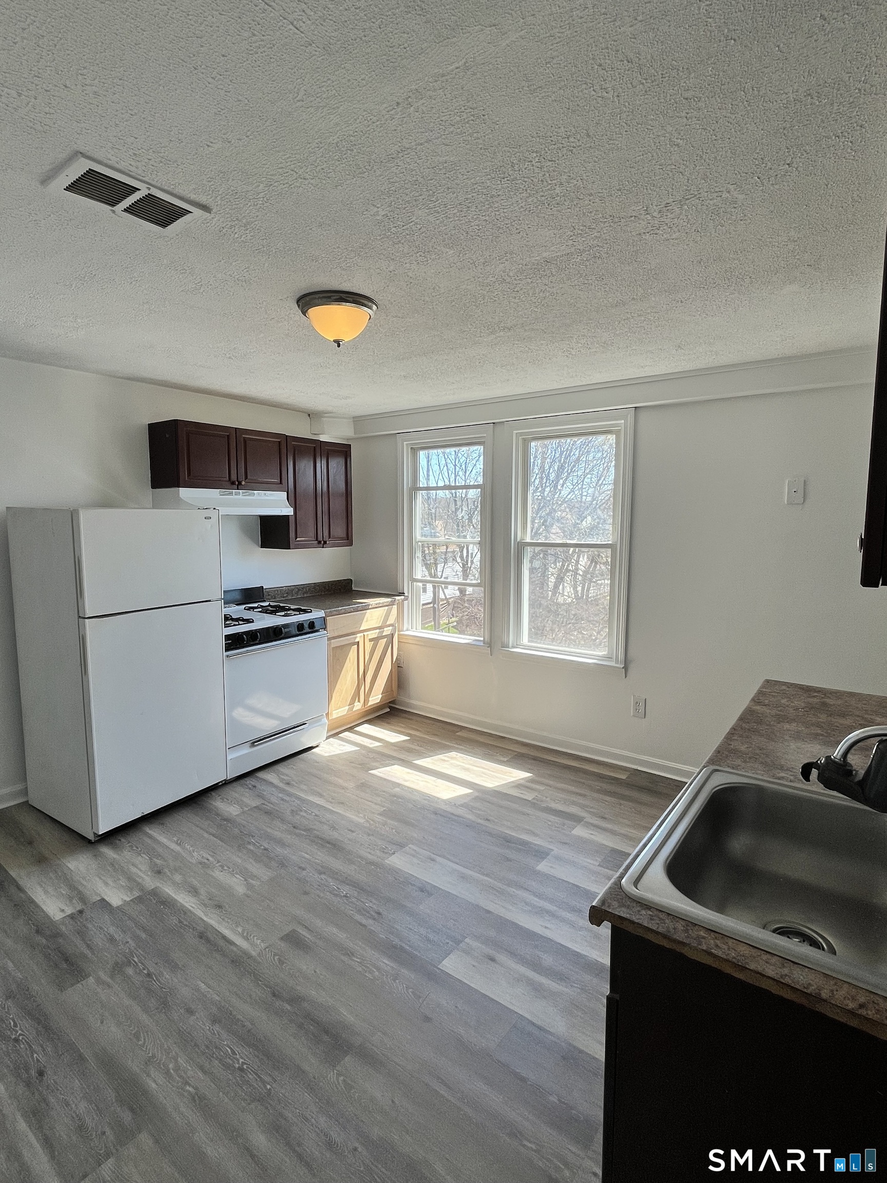 192 Wakelee Avenue 3