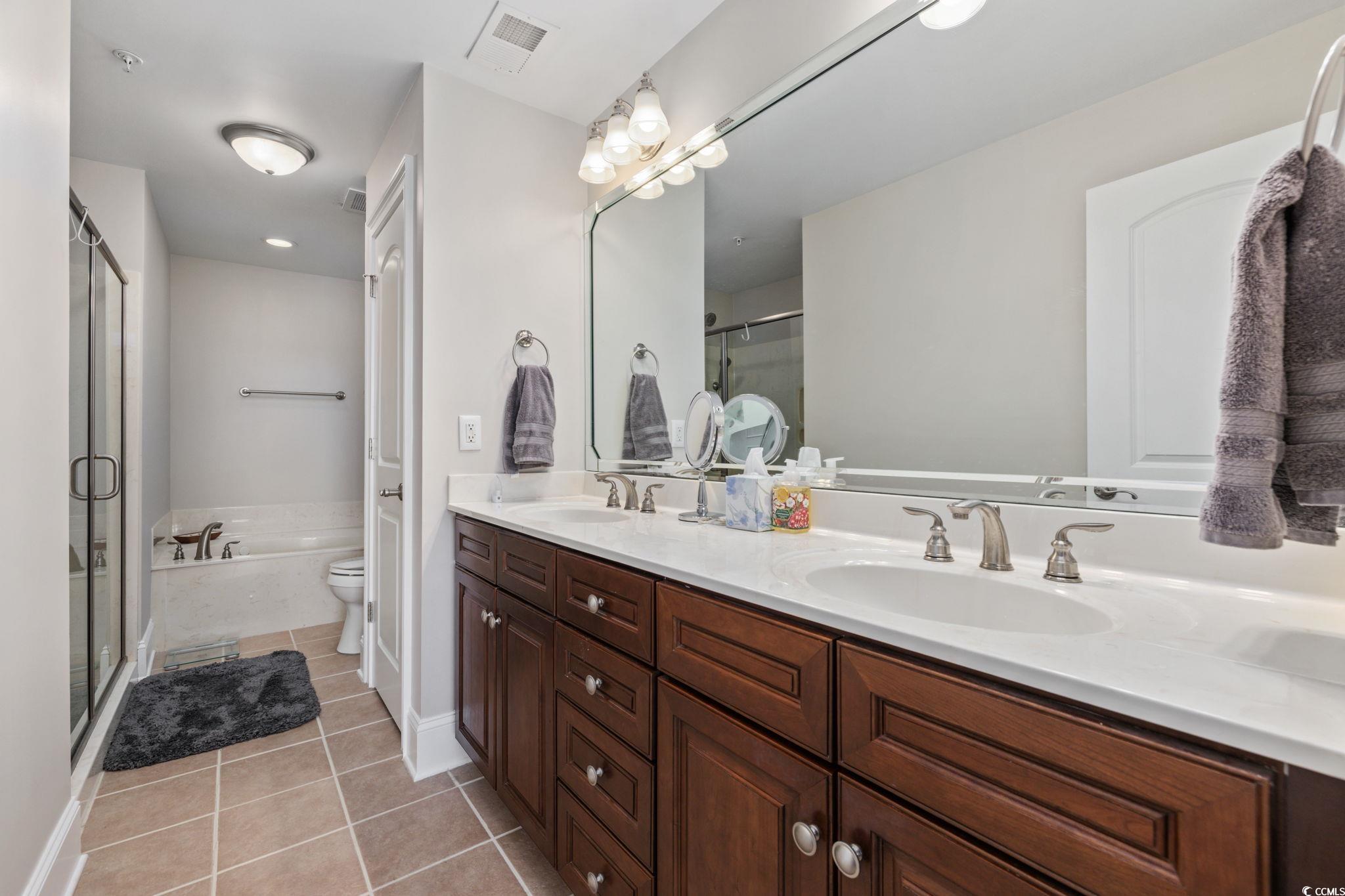 265 Venice Way Unit: 1-404