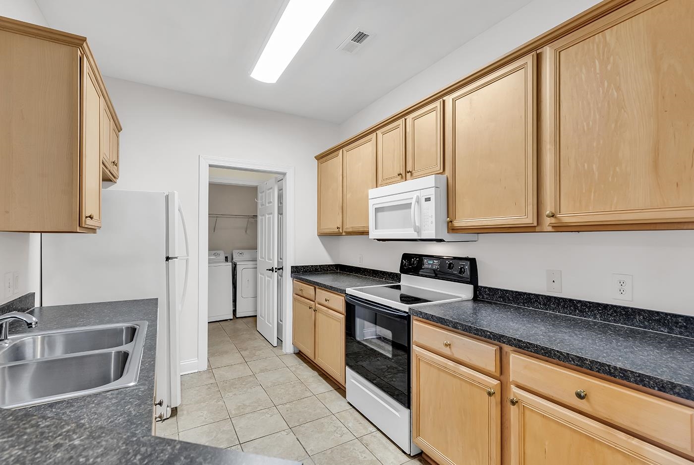 2061 Silvercrest Dr. Unit: 7E