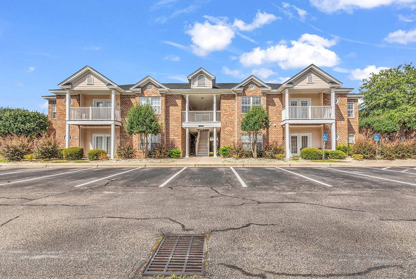 2061 Silvercrest Dr. Unit: 7E