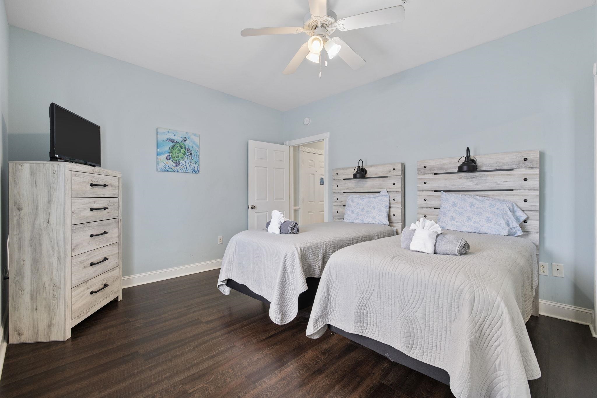 4879 Luster Leaf Circle Unit: 105