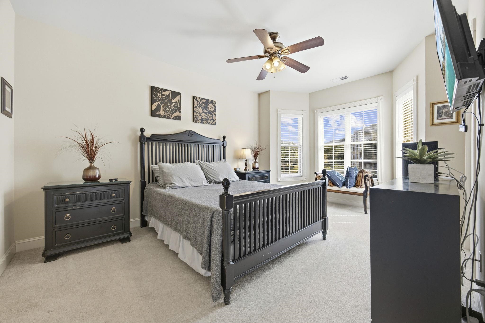 4895 Luster Leaf Circle Unit: 204