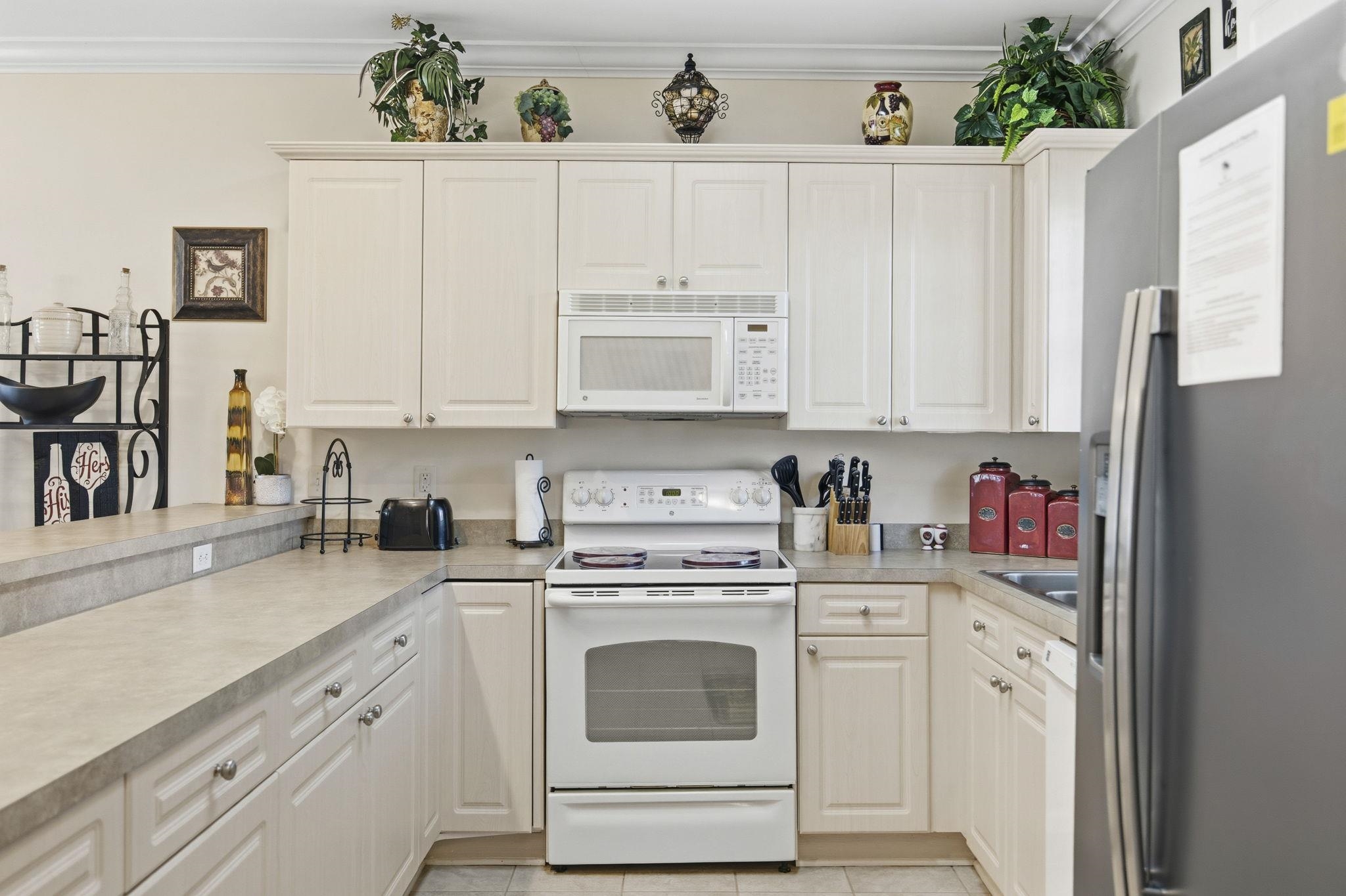 4895 Luster Leaf Circle Unit: 204