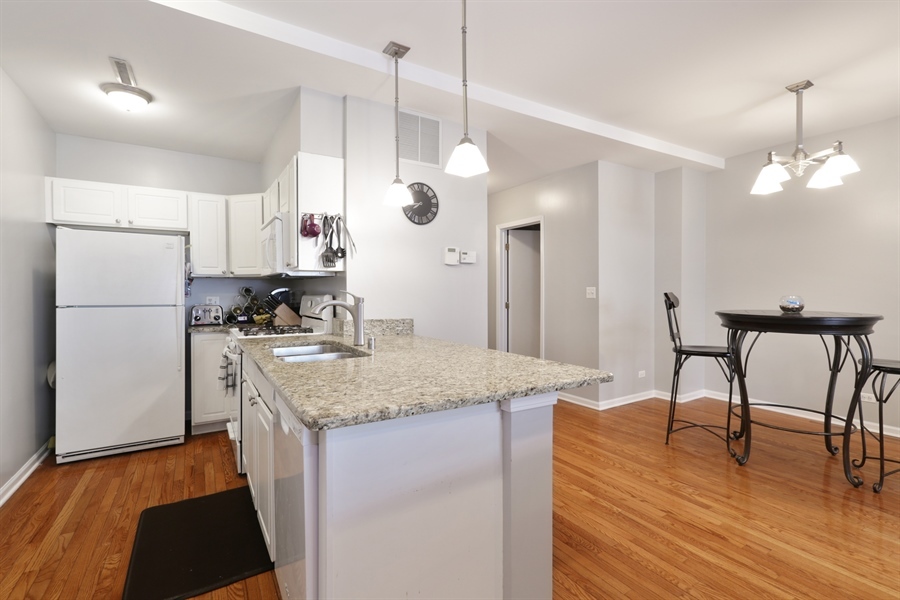 3516 N SHEFFIELD Avenue Unit: 2RS
