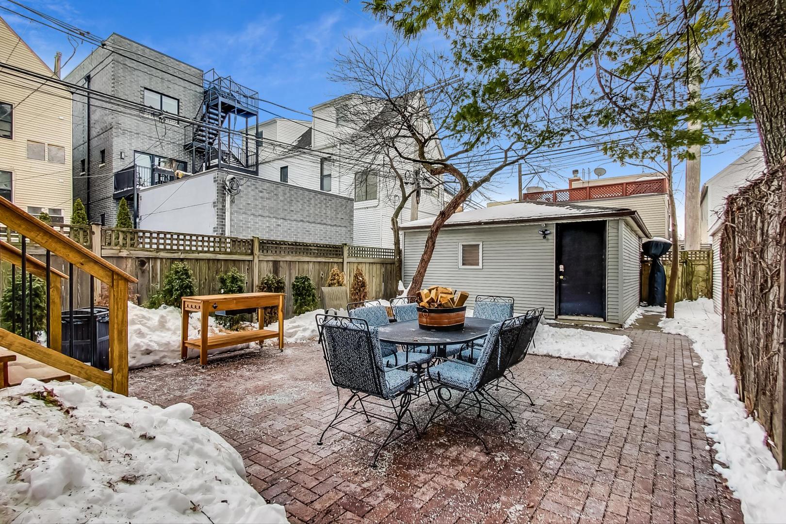 1415 W Lill Avenue