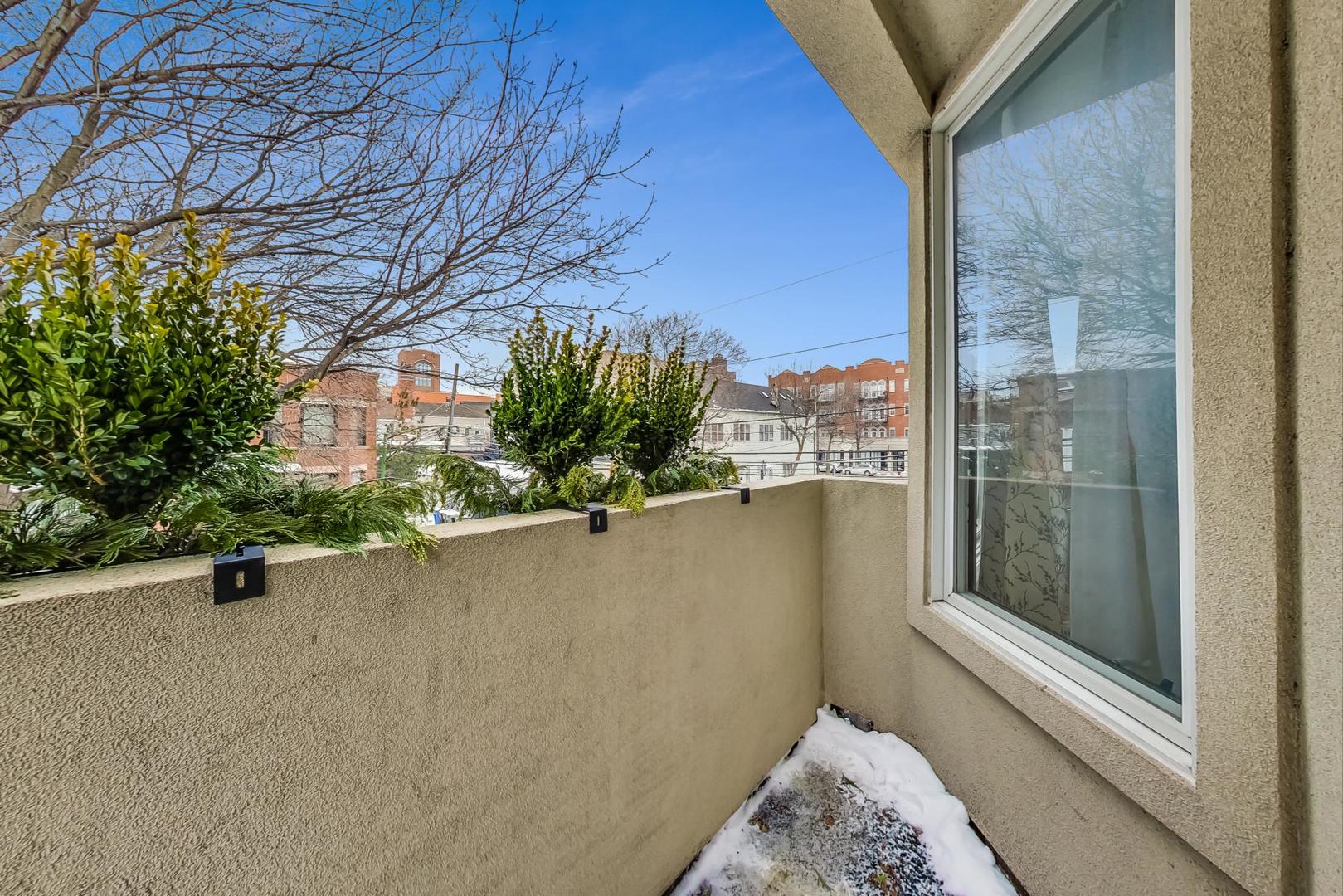 1415 W Lill Avenue