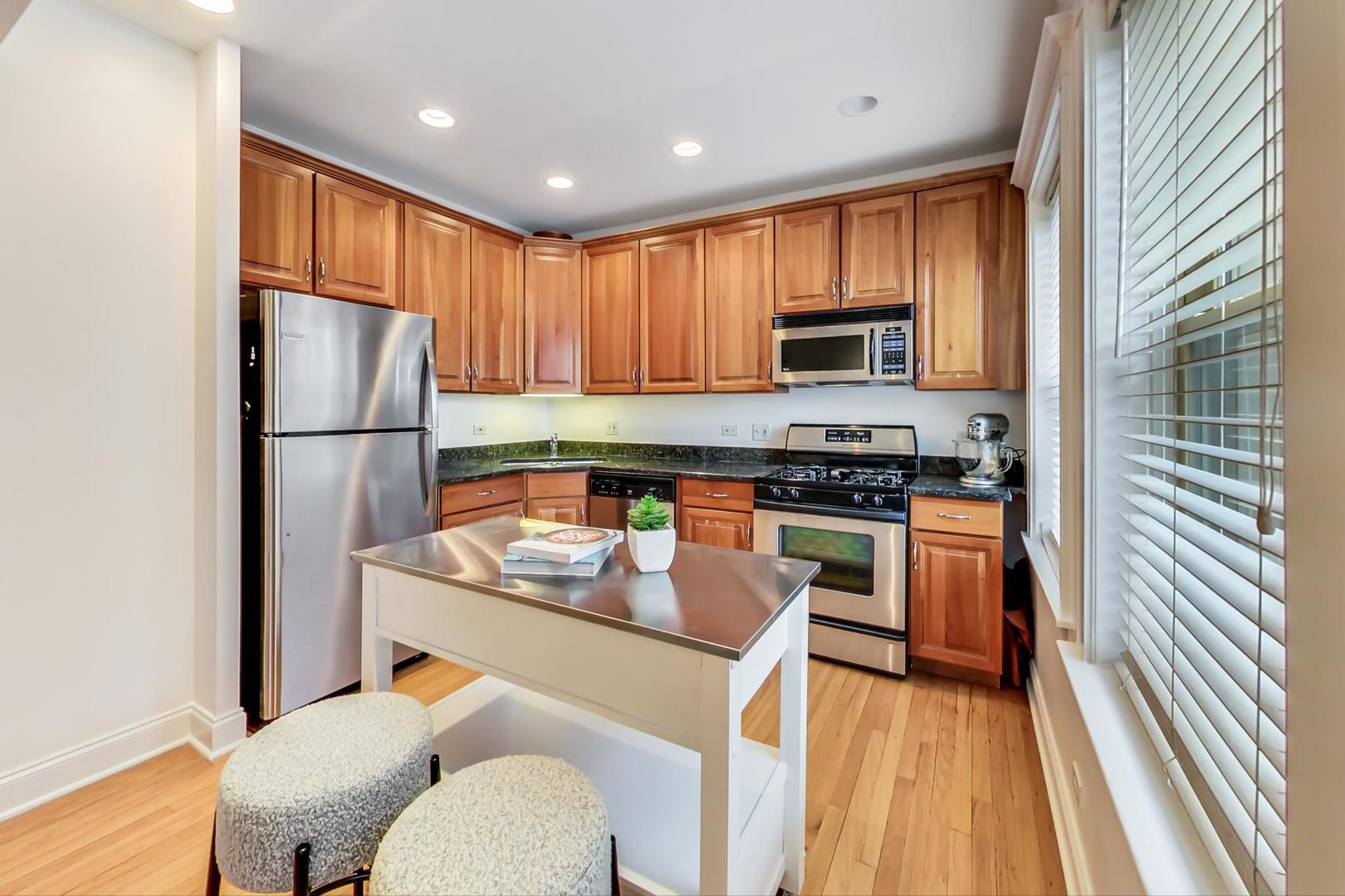 4311 N Paulina Street Unit: 1A