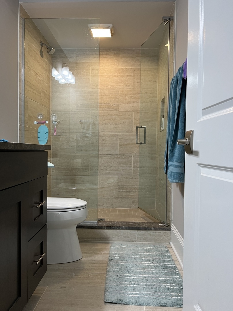 1213 W Newport Avenue Unit: 1