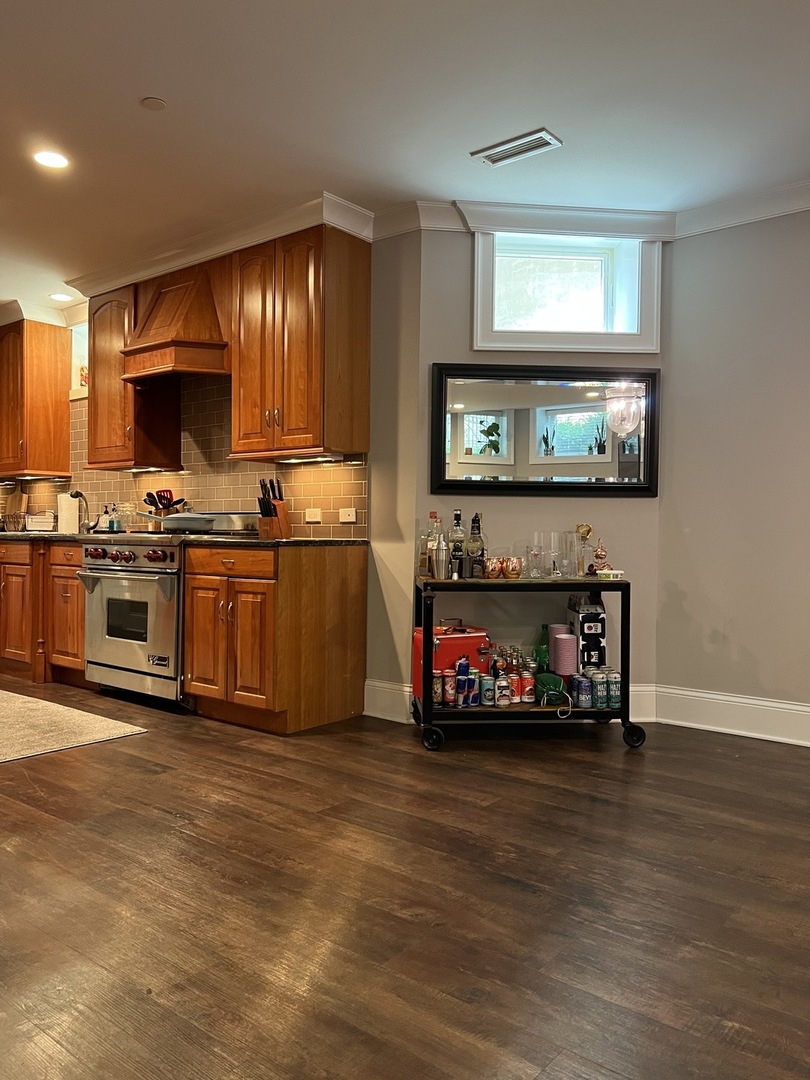 1213 W Newport Avenue Unit: 1