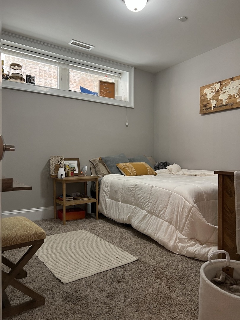 1213 W Newport Avenue Unit: 1