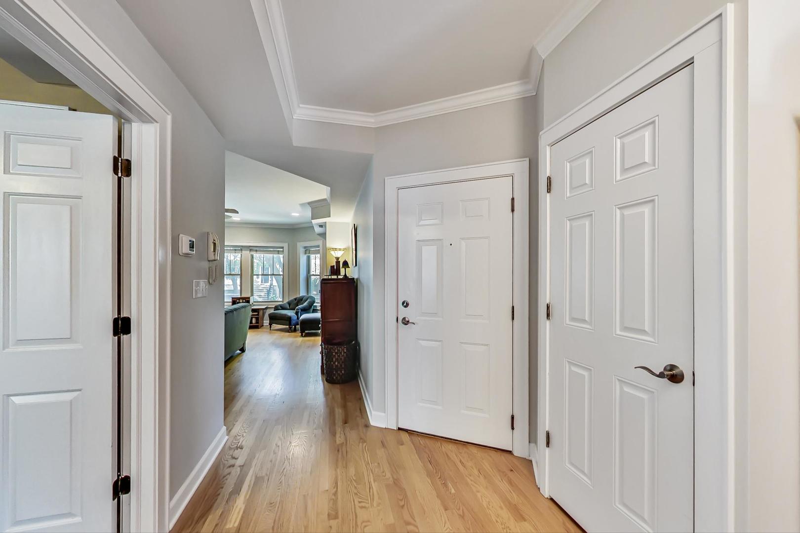 4835 N LEAVITT Street Unit: 2