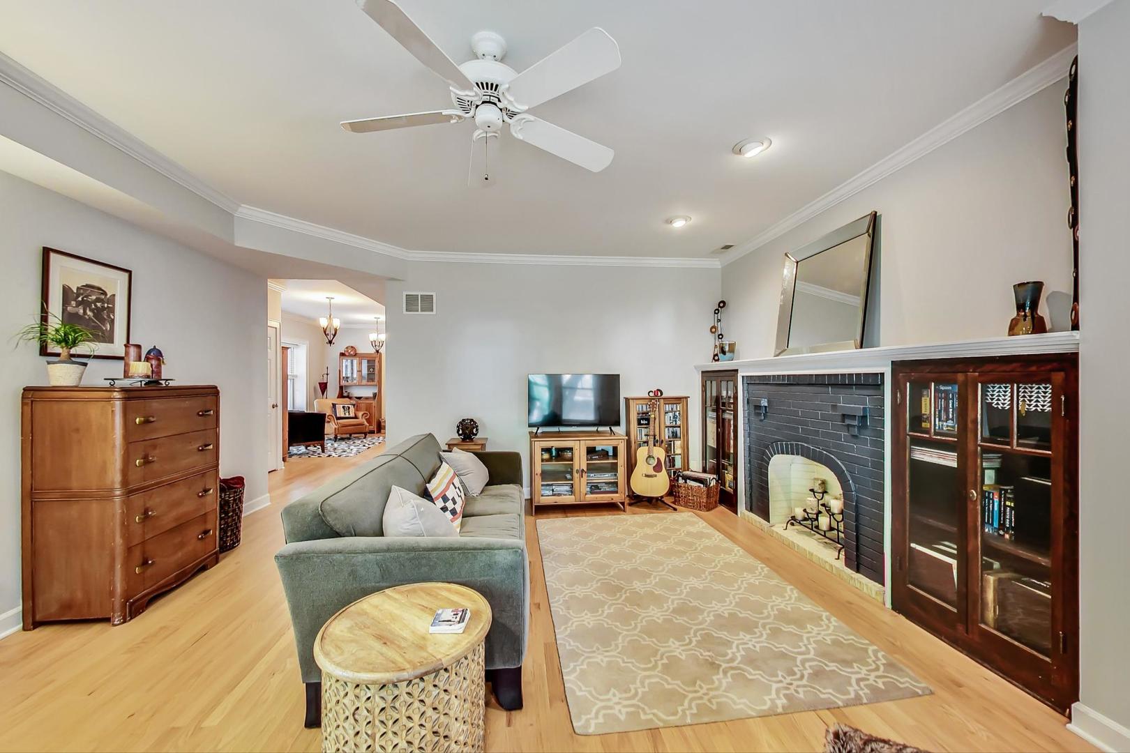 4835 N LEAVITT Street Unit: 2