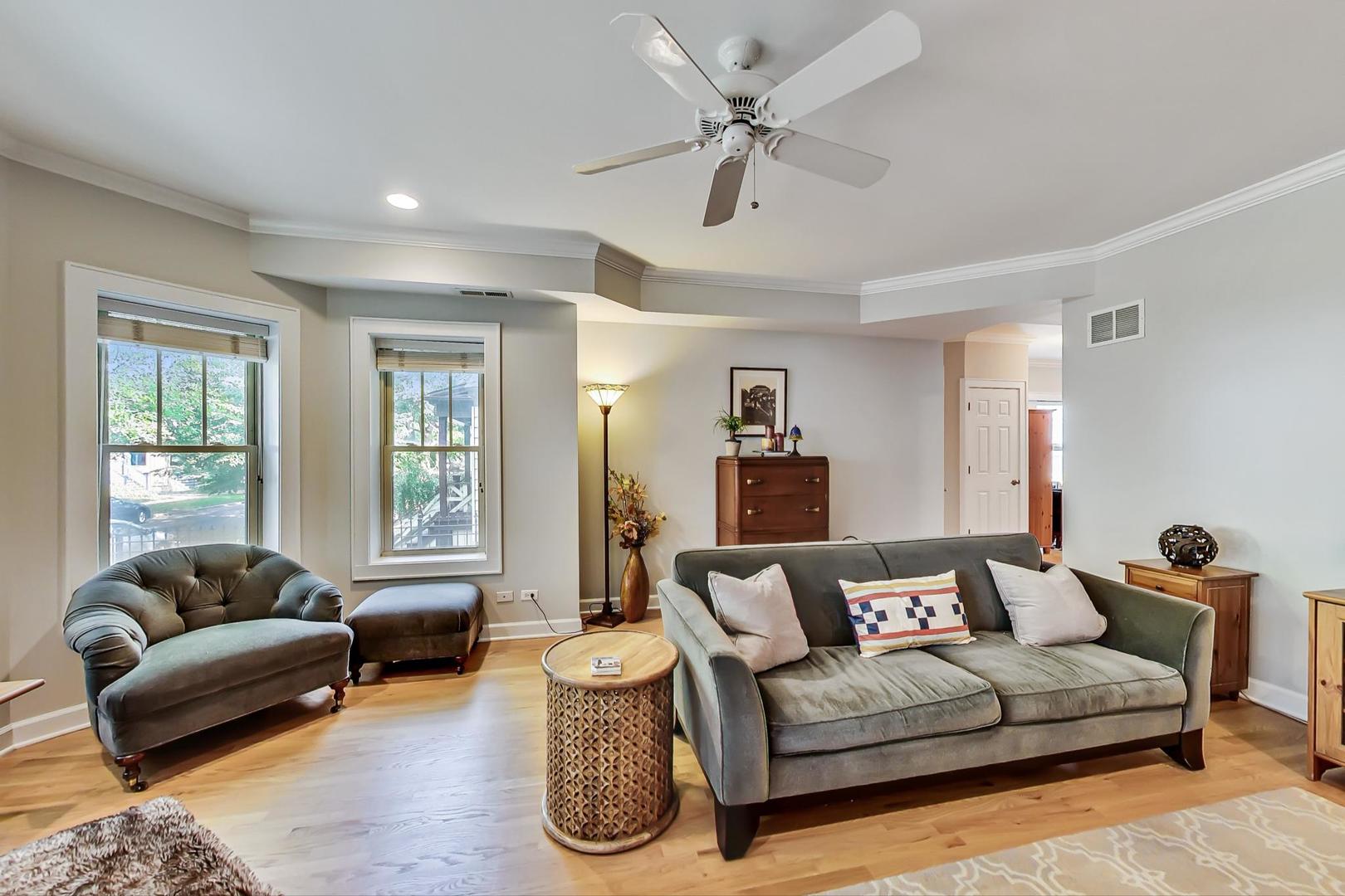 4835 N LEAVITT Street Unit: 2