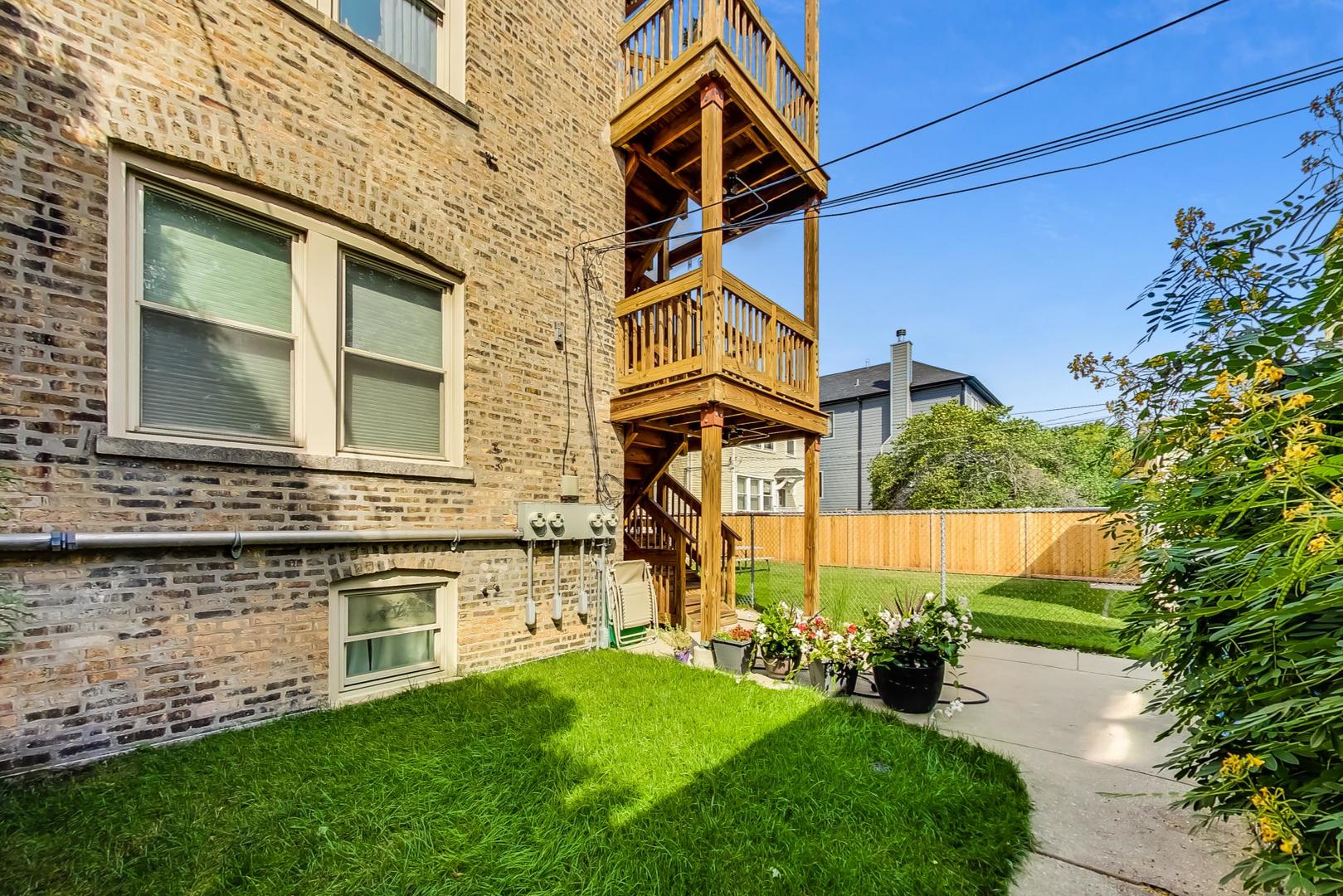 4835 N LEAVITT Street Unit: 2