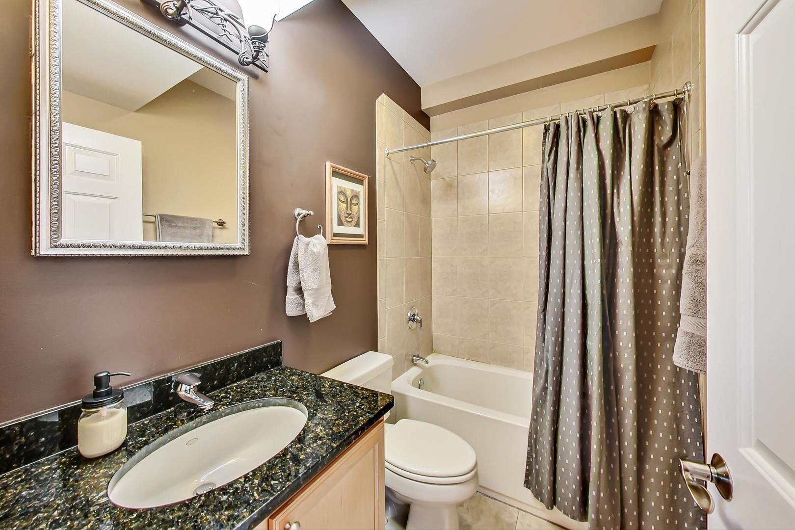 4835 N LEAVITT Street Unit: 2