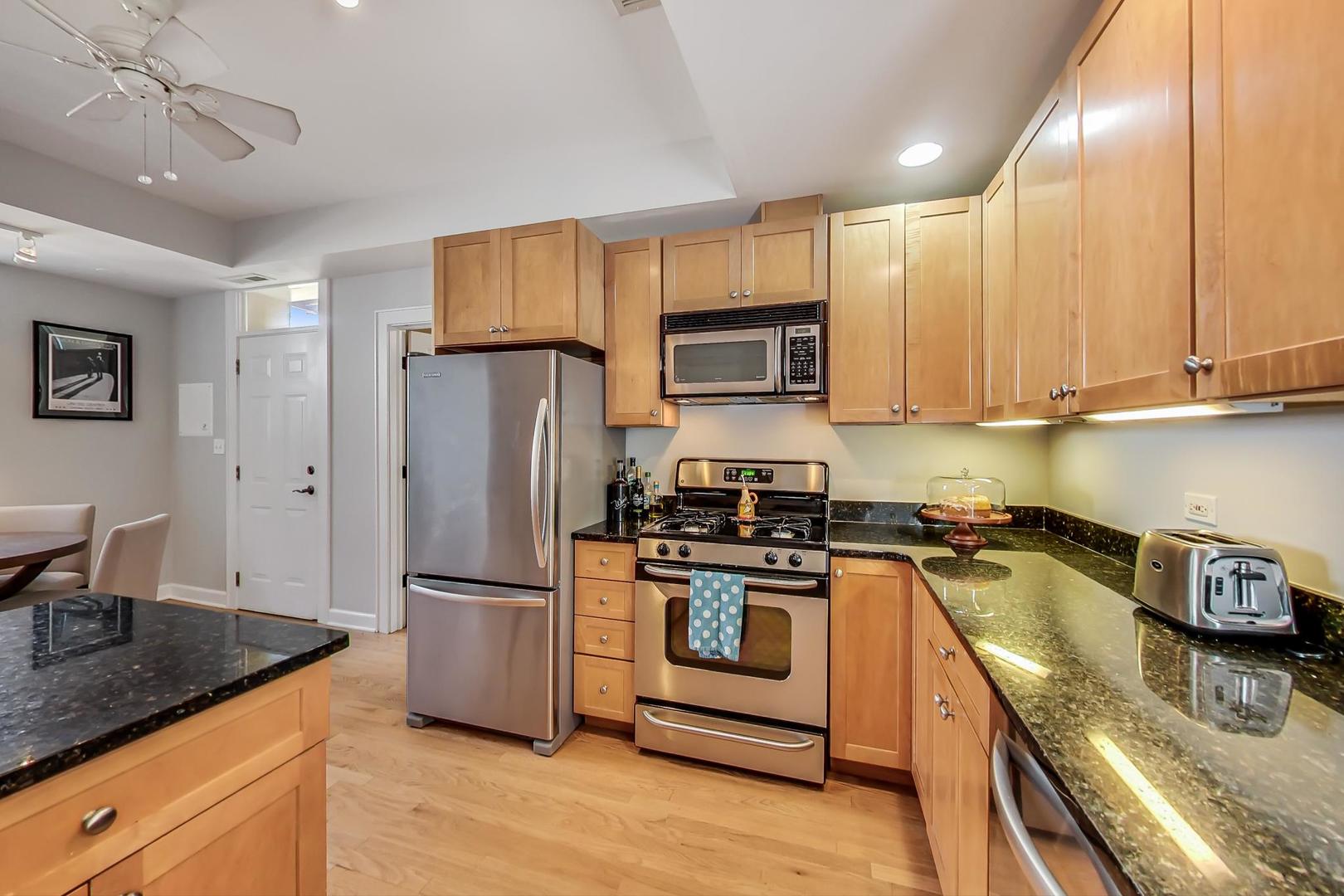 4835 N LEAVITT Street Unit: 2