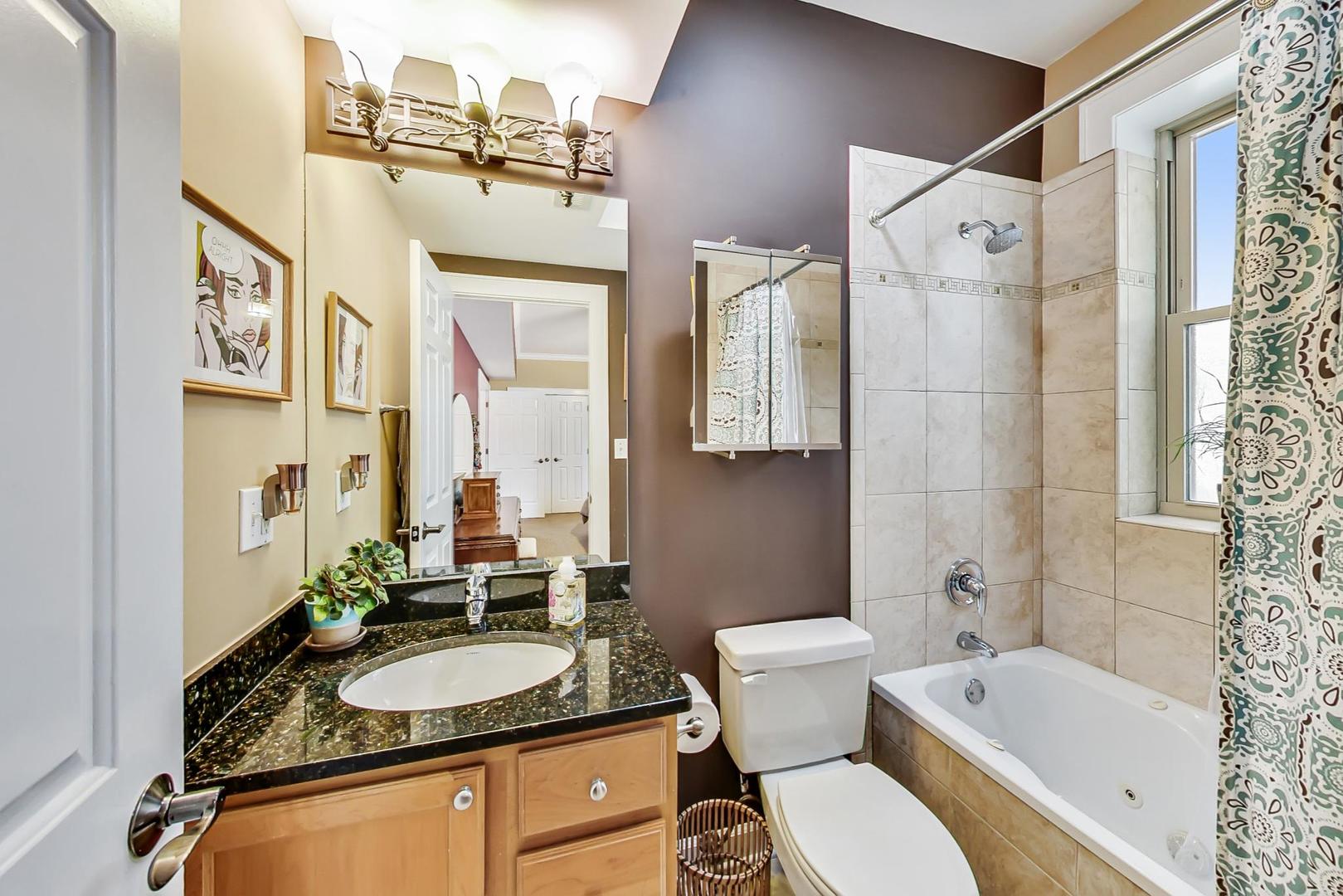 4835 N LEAVITT Street Unit: 2