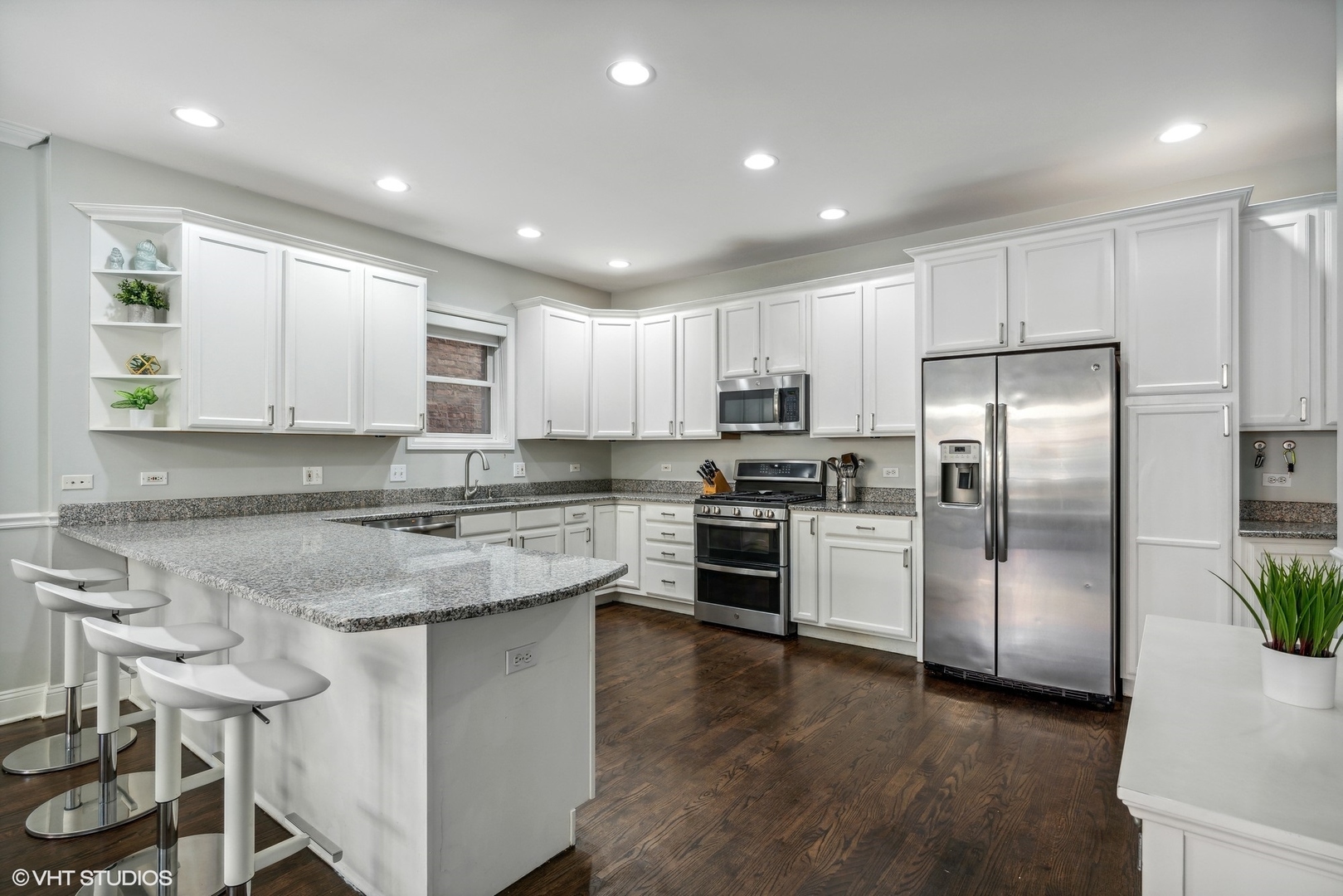 3818 N Clark Street Unit: 1S