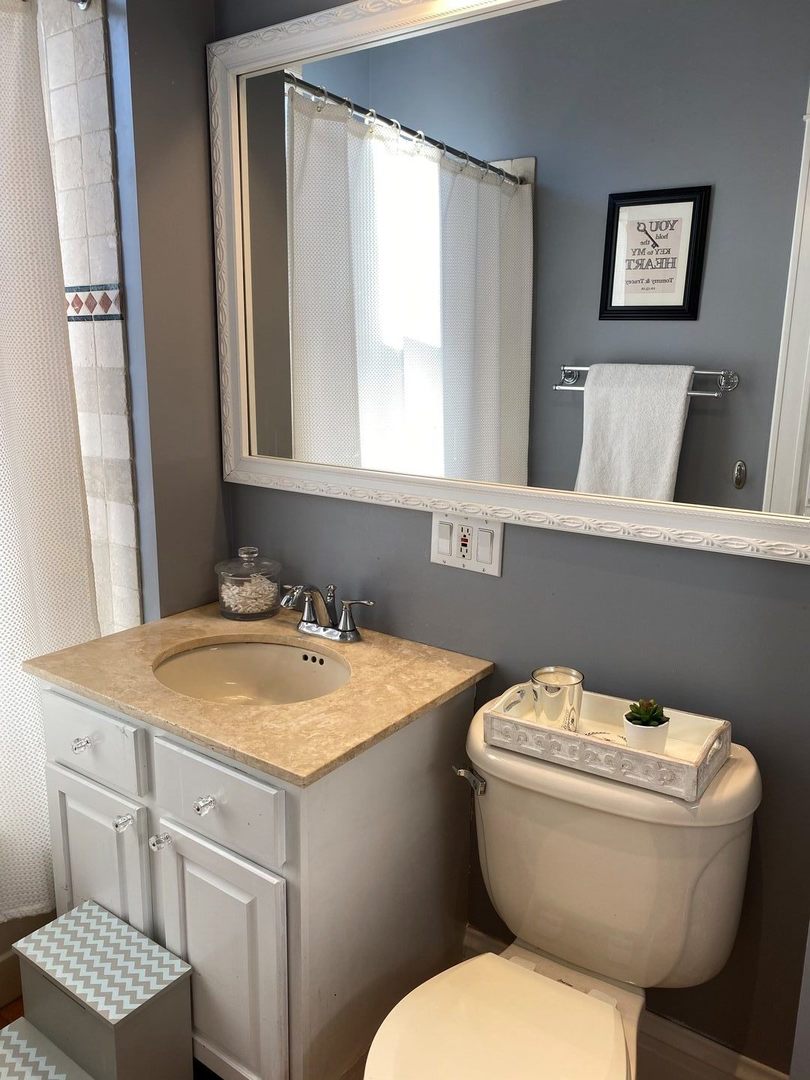 1928 W Berenice Avenue Unit: 2
