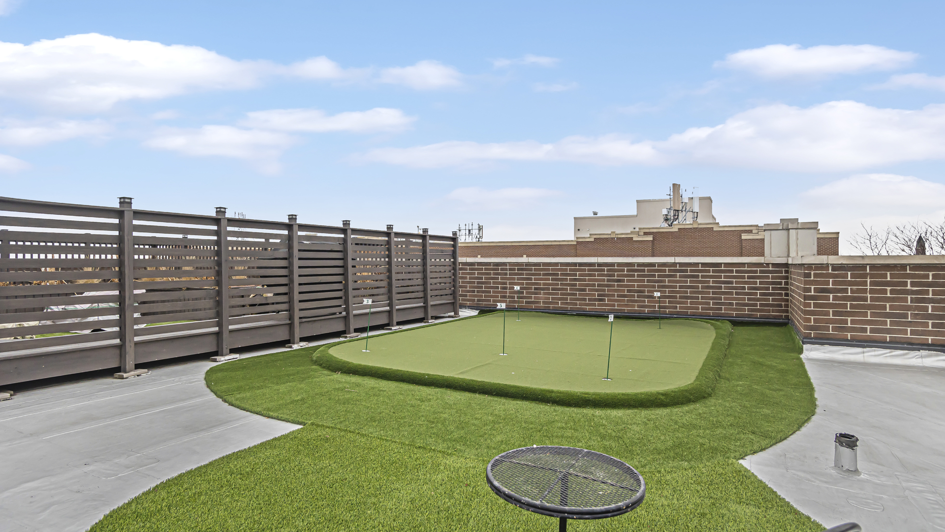 4815 N Damen Avenue Unit: 402