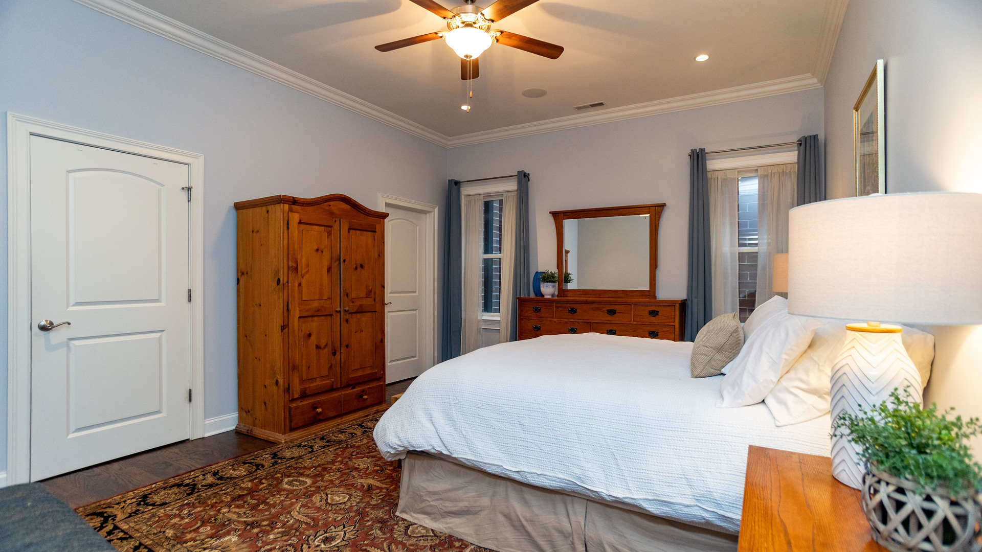 4815 N Damen Avenue Unit: 402