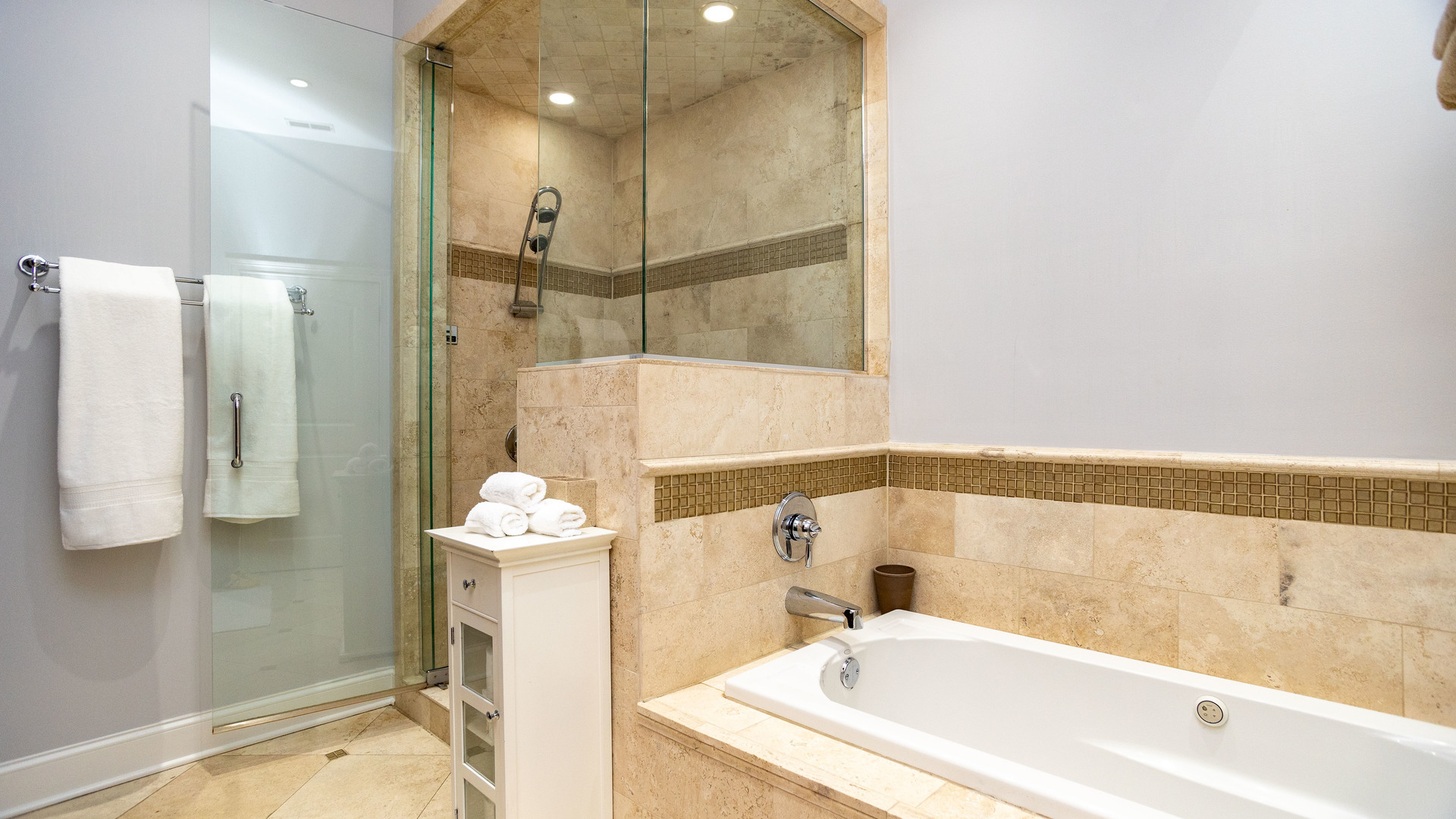 4815 N Damen Avenue Unit: 402