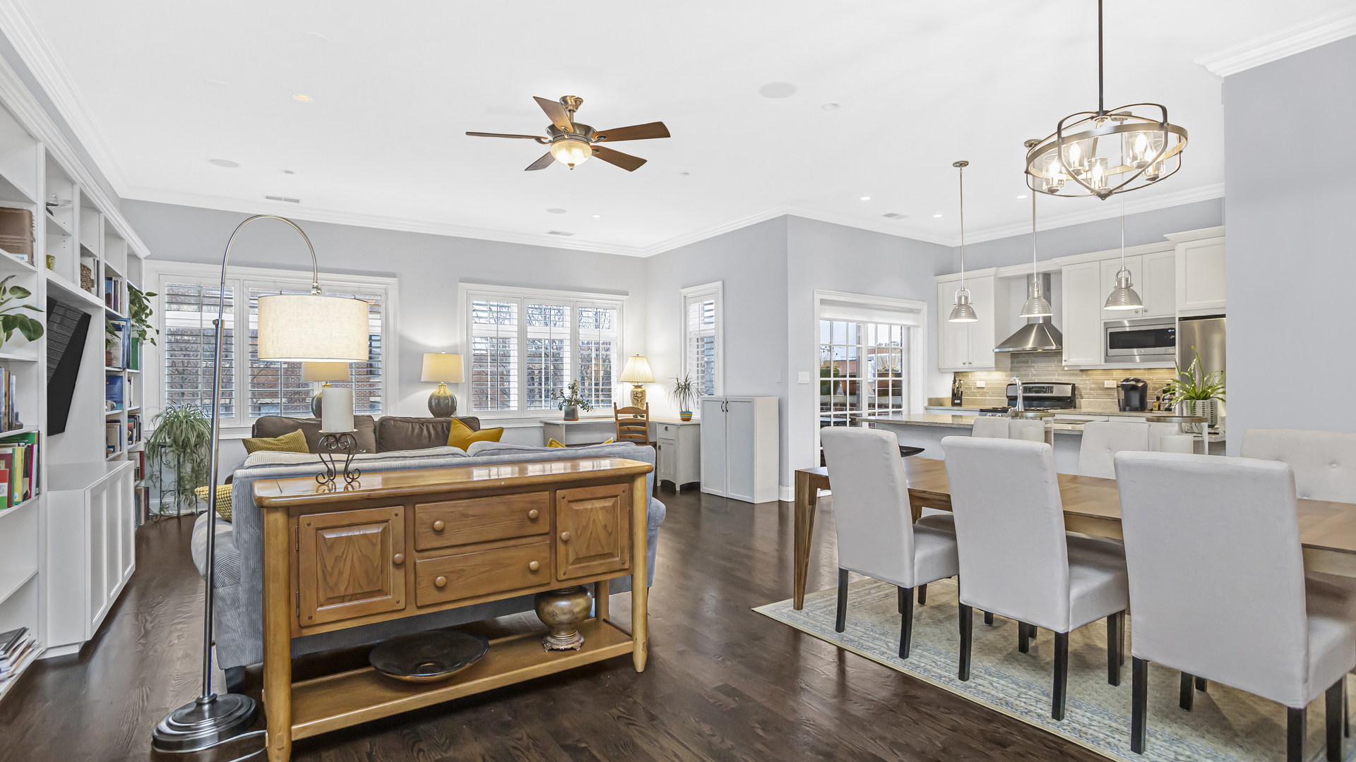 4815 N Damen Avenue Unit: 402