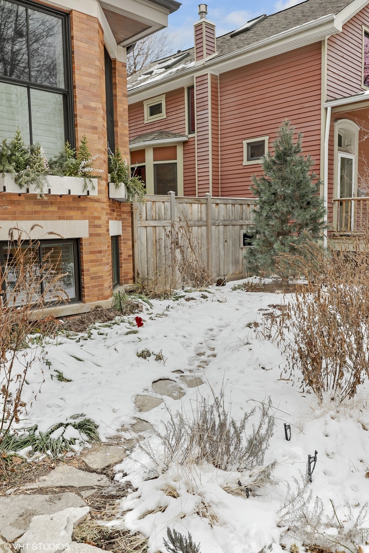 2160 W Leland Avenue Unit: GDN