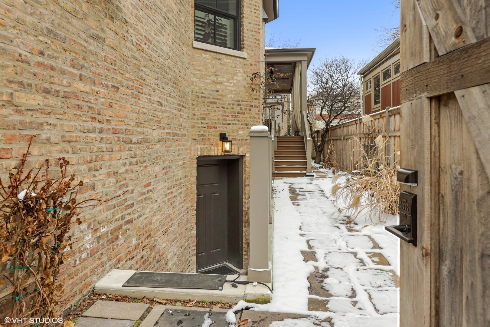 2160 W Leland Avenue Unit: GDN