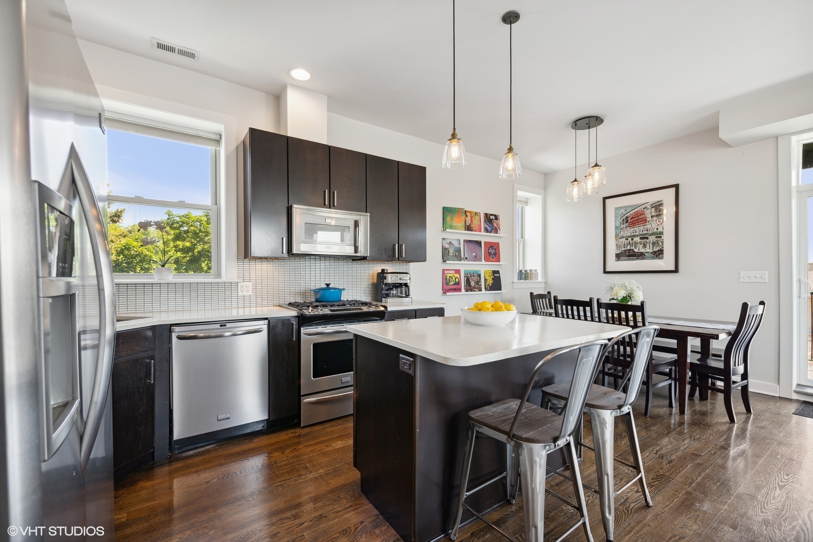 1927 N HONORE Street Unit: 4B