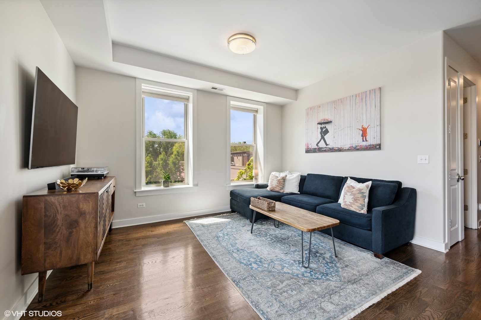 1927 N HONORE Street Unit: 4B