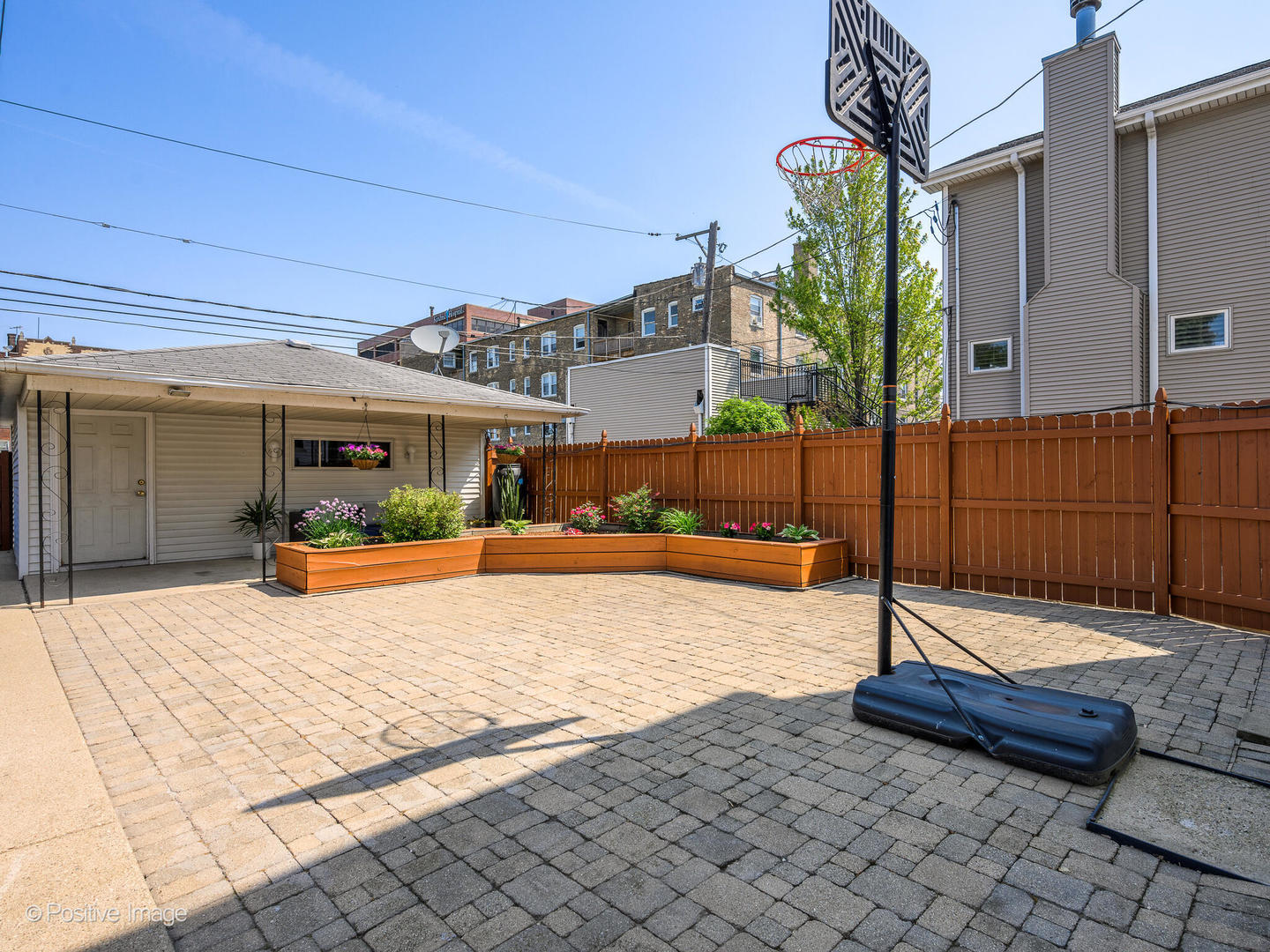 2554 W Pensacola Avenue