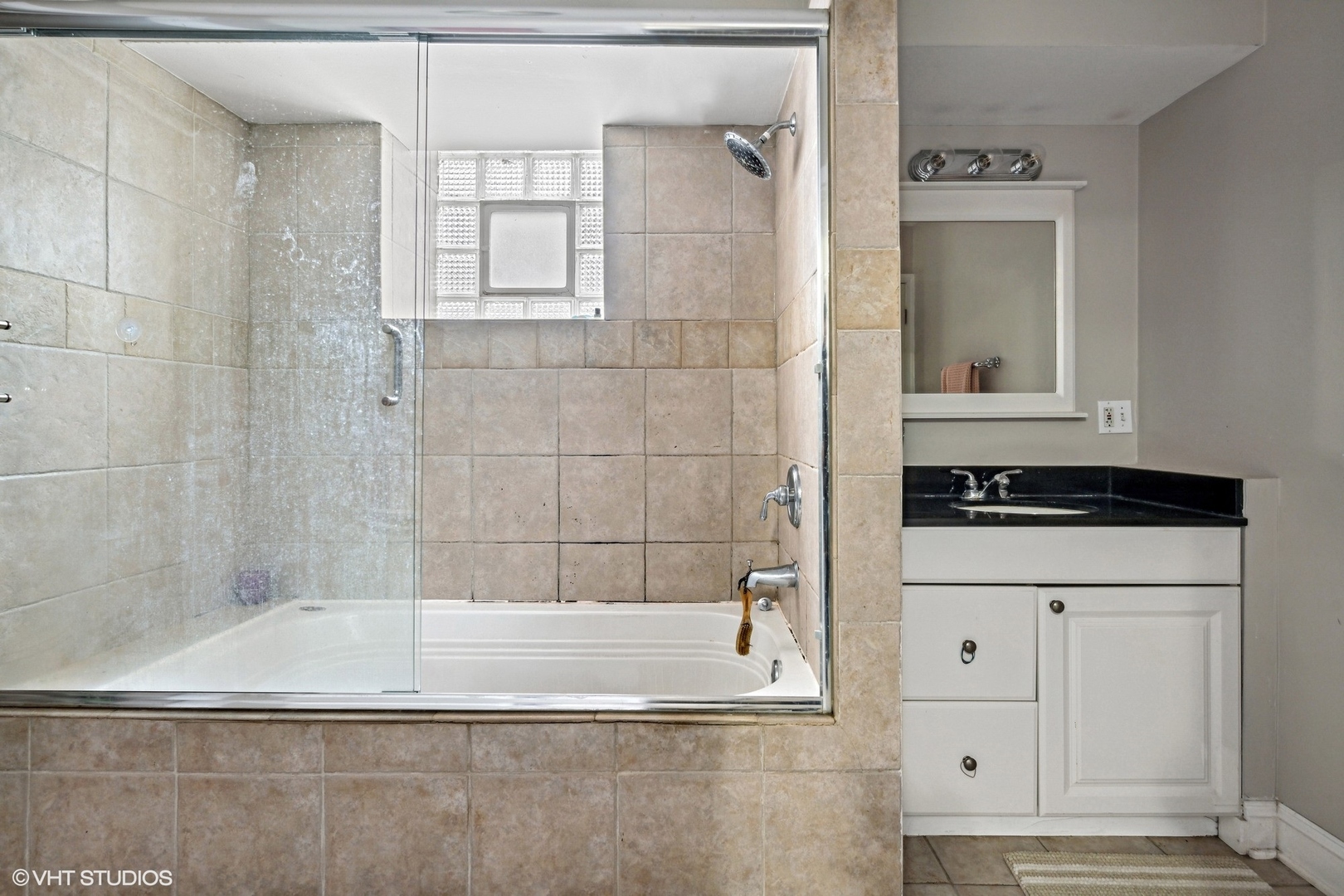 1928 W Berenice Avenue Unit: 1