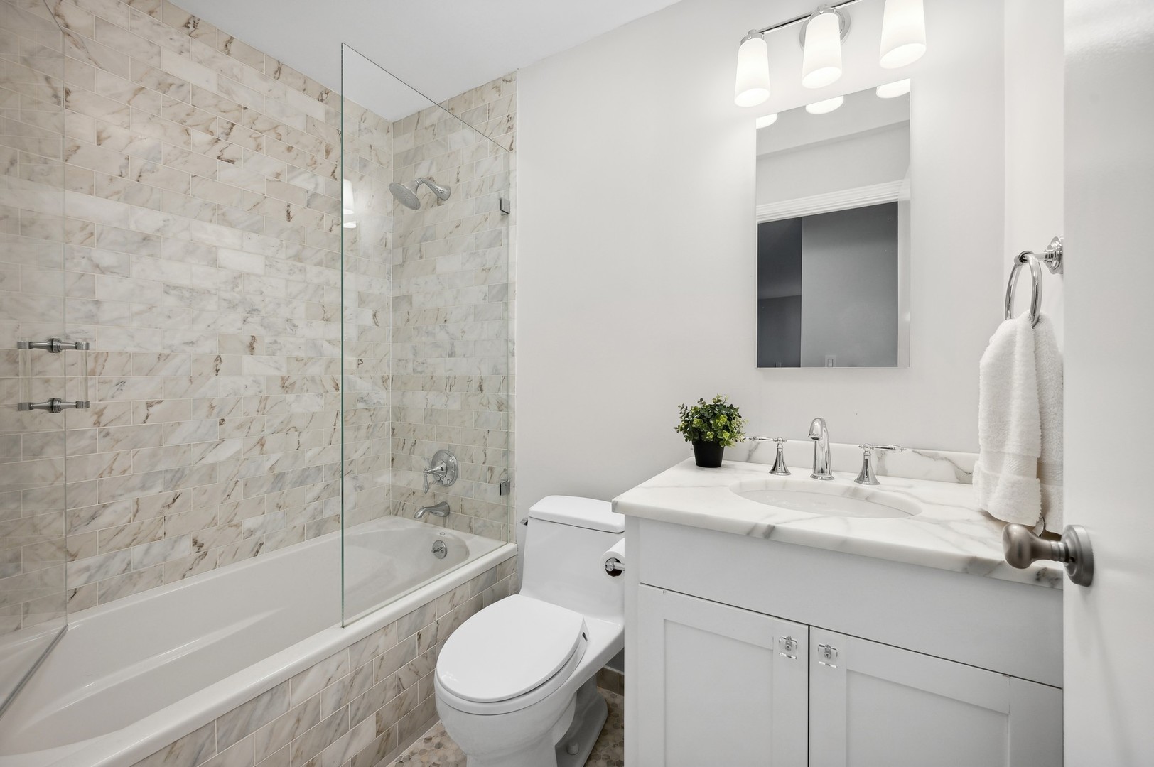 1920 N Clark Street Unit: 11B