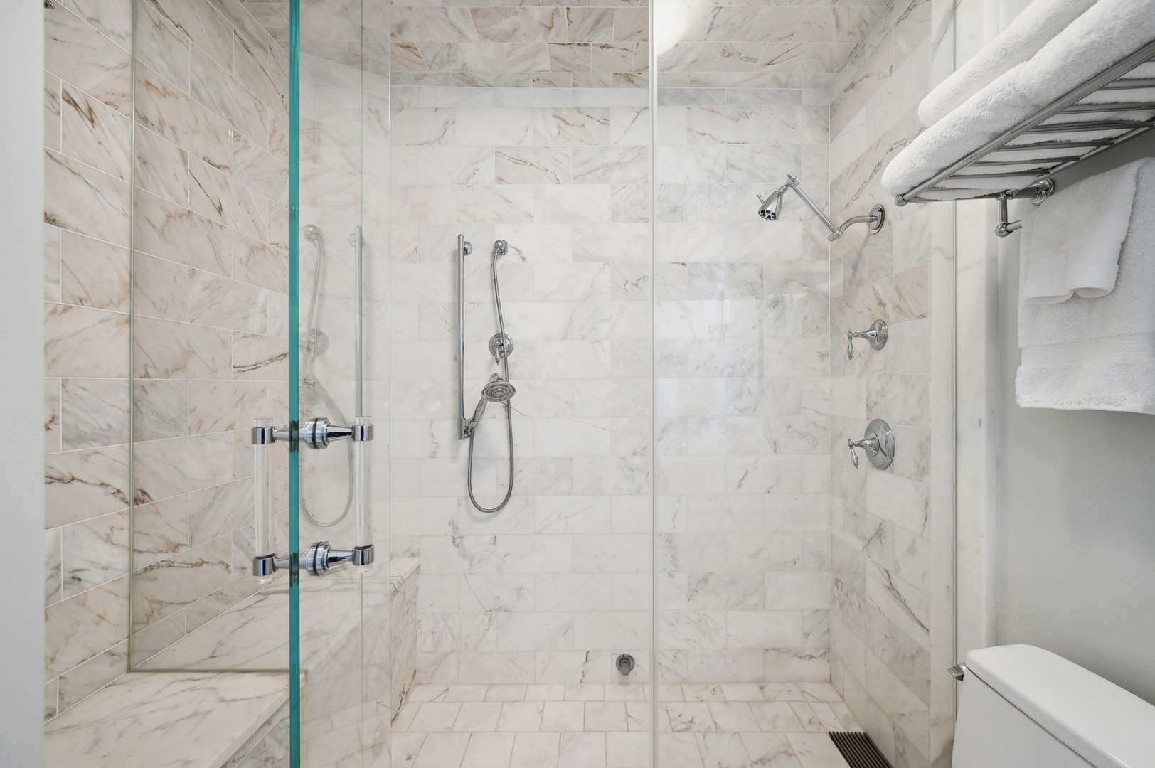 1920 N Clark Street Unit: 11B