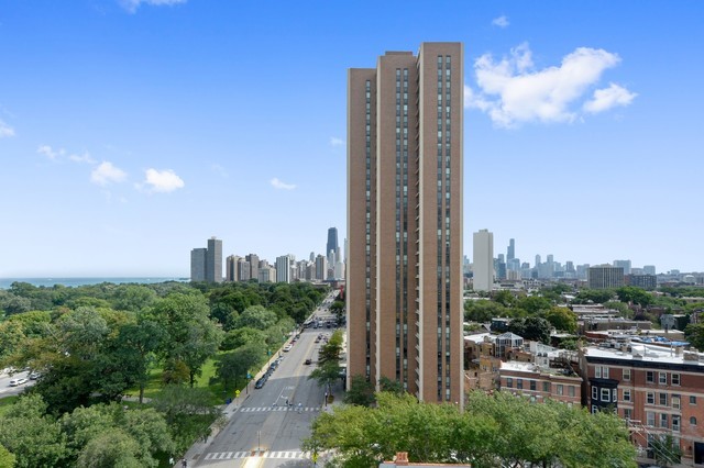 1920 N Clark Street Unit: 11B