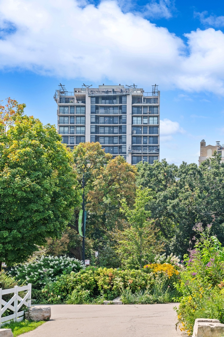 1920 N Clark Street Unit: 11B